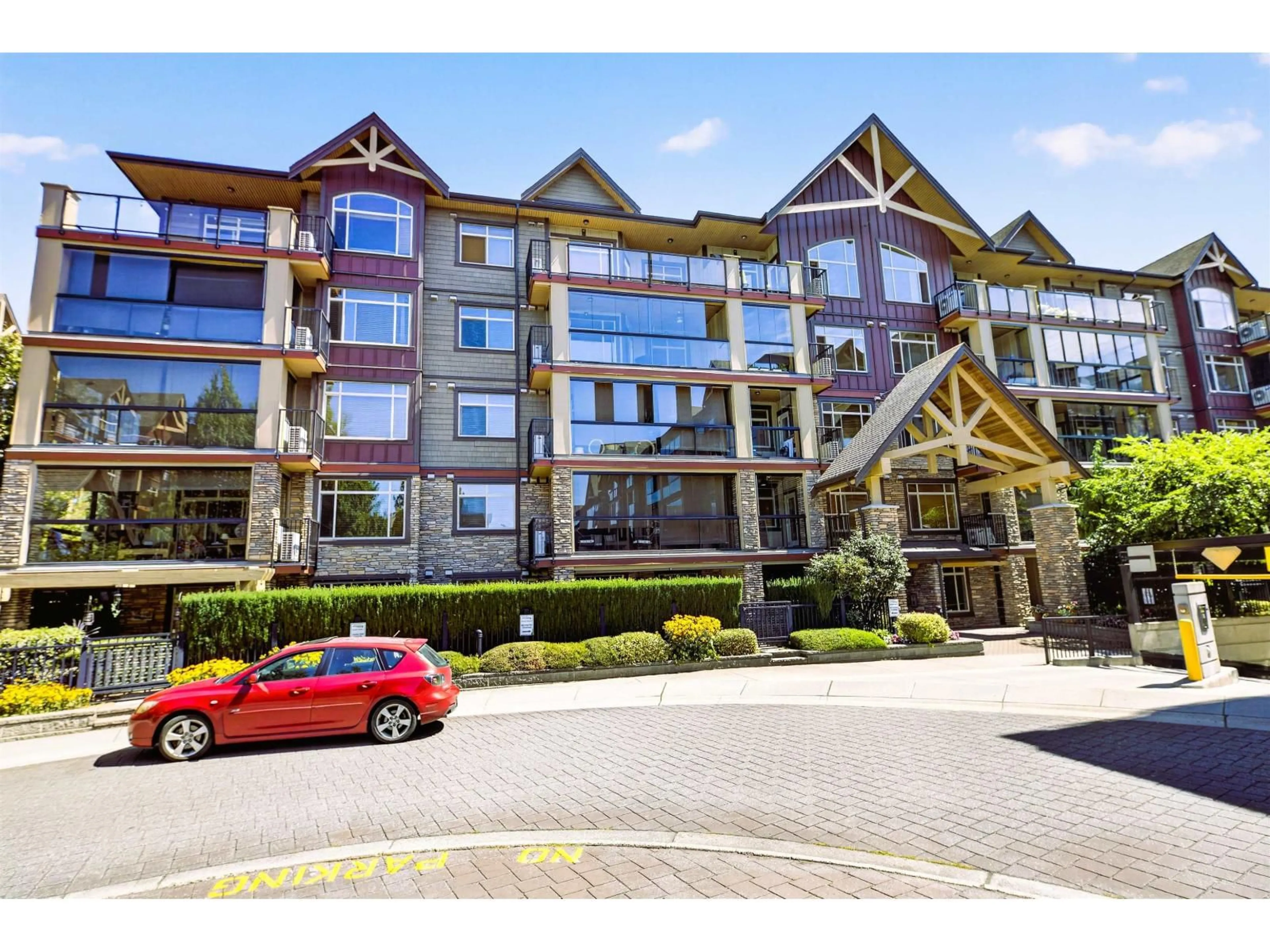 Indoor foyer for 590 - 8288 207A STREET, Langley British Columbia V2Y0L2