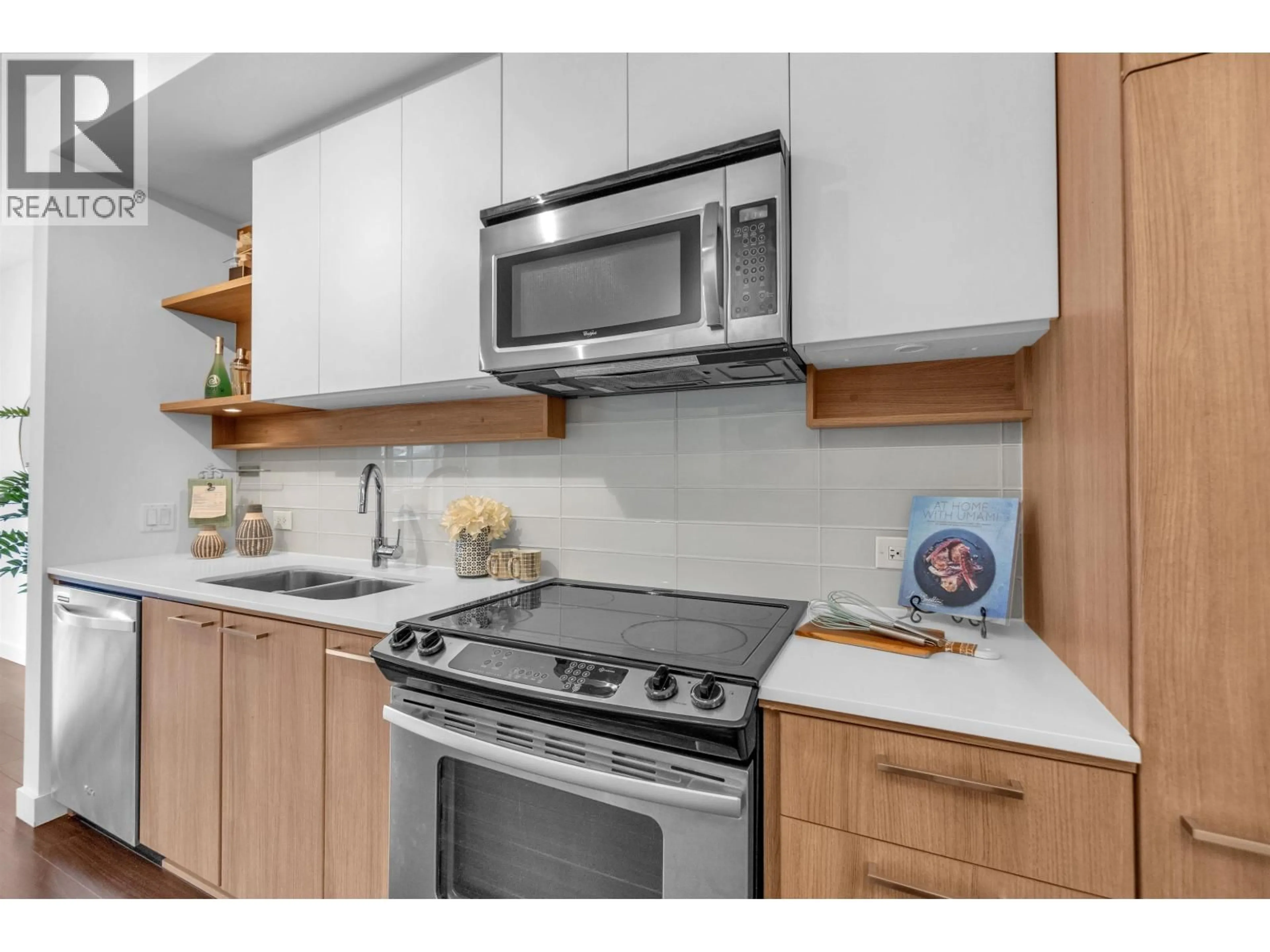 Standard kitchen, unknown for 107 - 608 COMO LAKE AVENUE, Coquitlam British Columbia V3J0B2