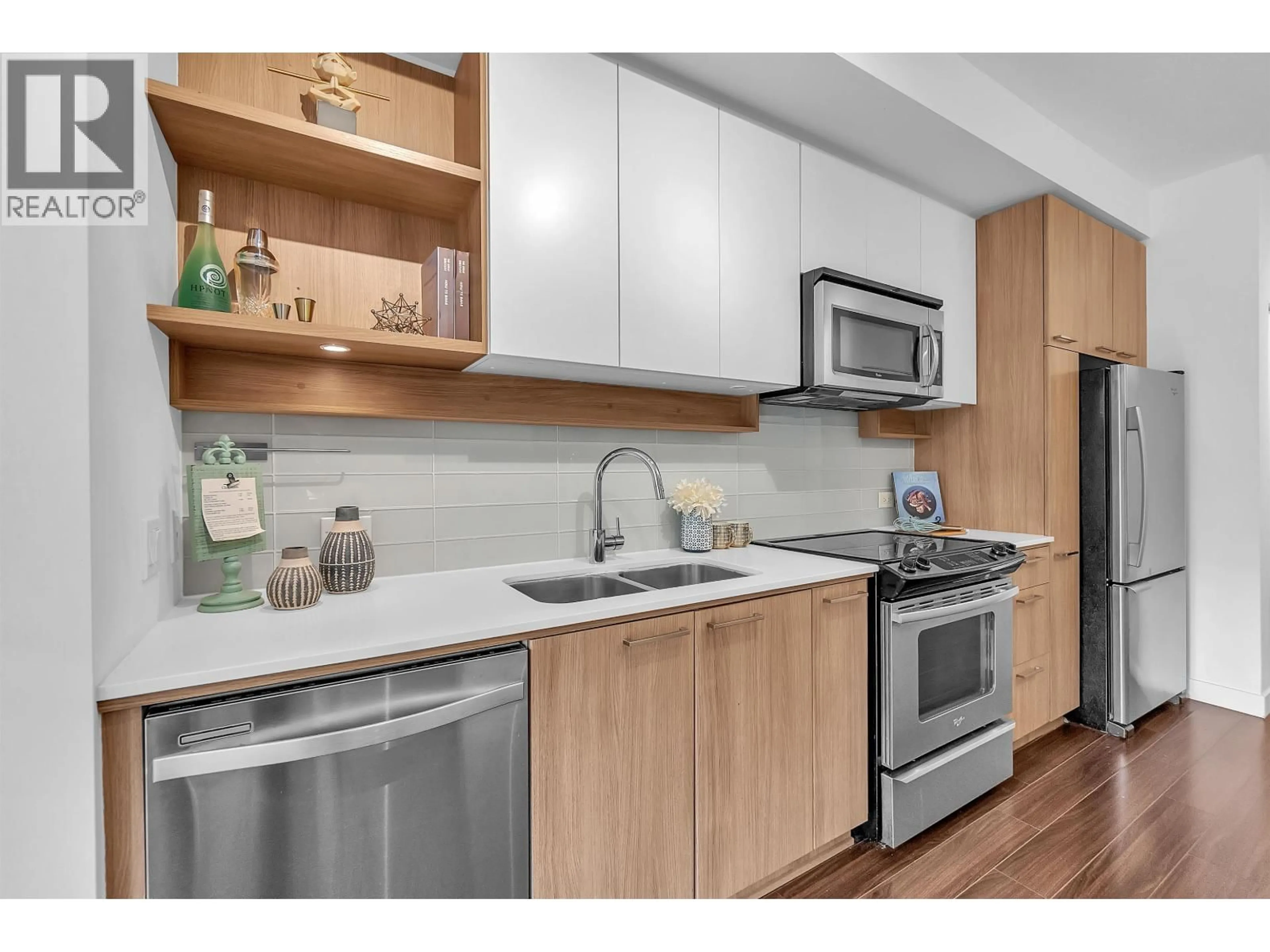 Standard kitchen, unknown for 107 - 608 COMO LAKE AVENUE, Coquitlam British Columbia V3J0B2