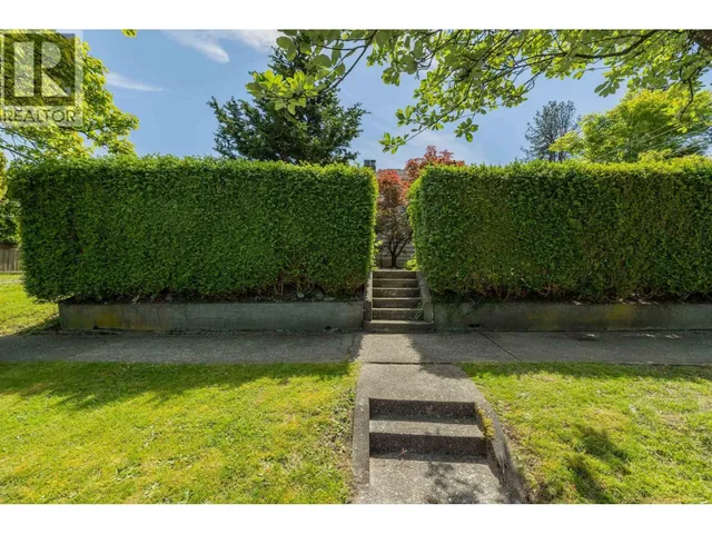 112 DURHAM STREET, New Westminster 4