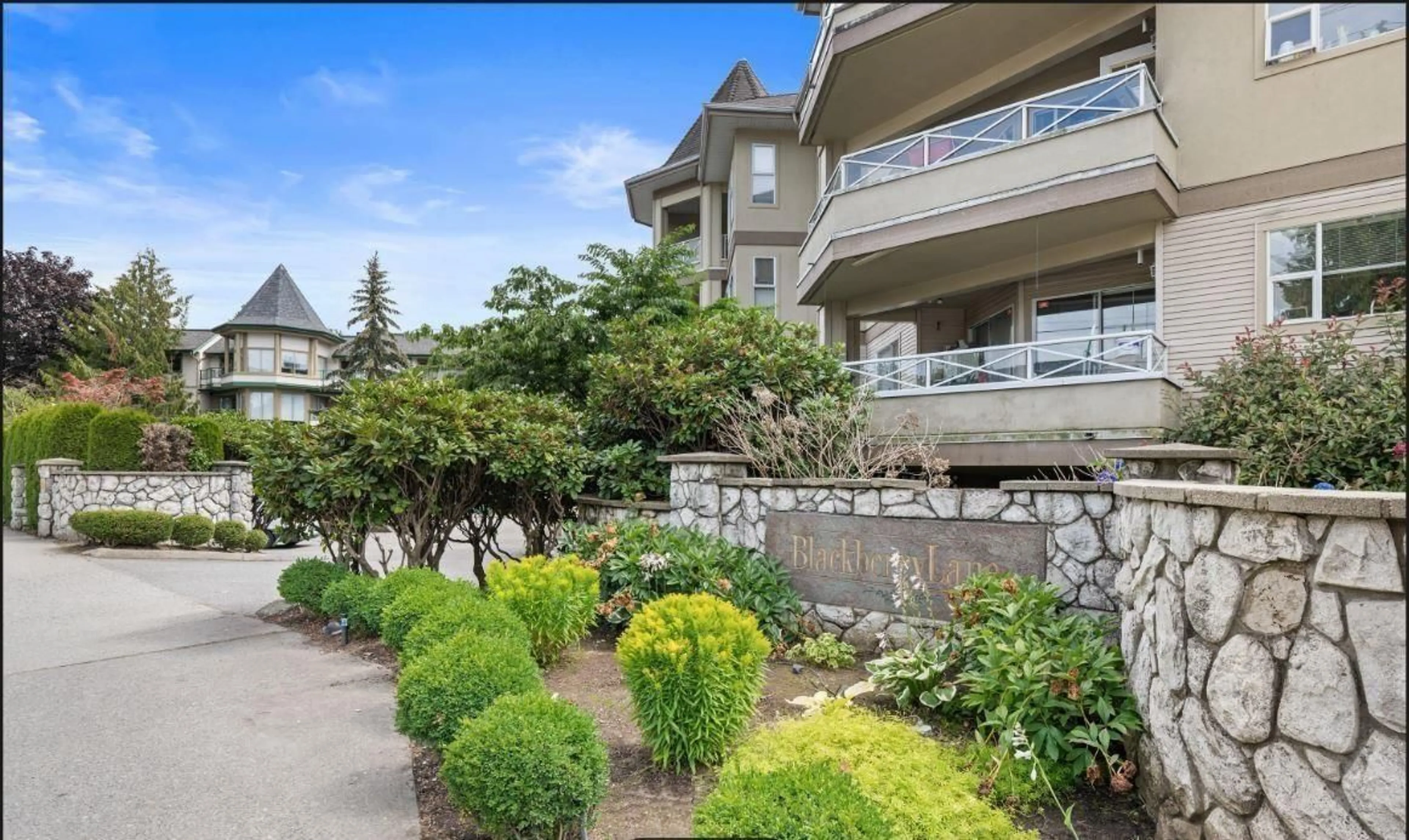 Patio, water/lake/river/ocean view for 310 - 20120 56 AVENUE, Langley British Columbia V3A3Y4