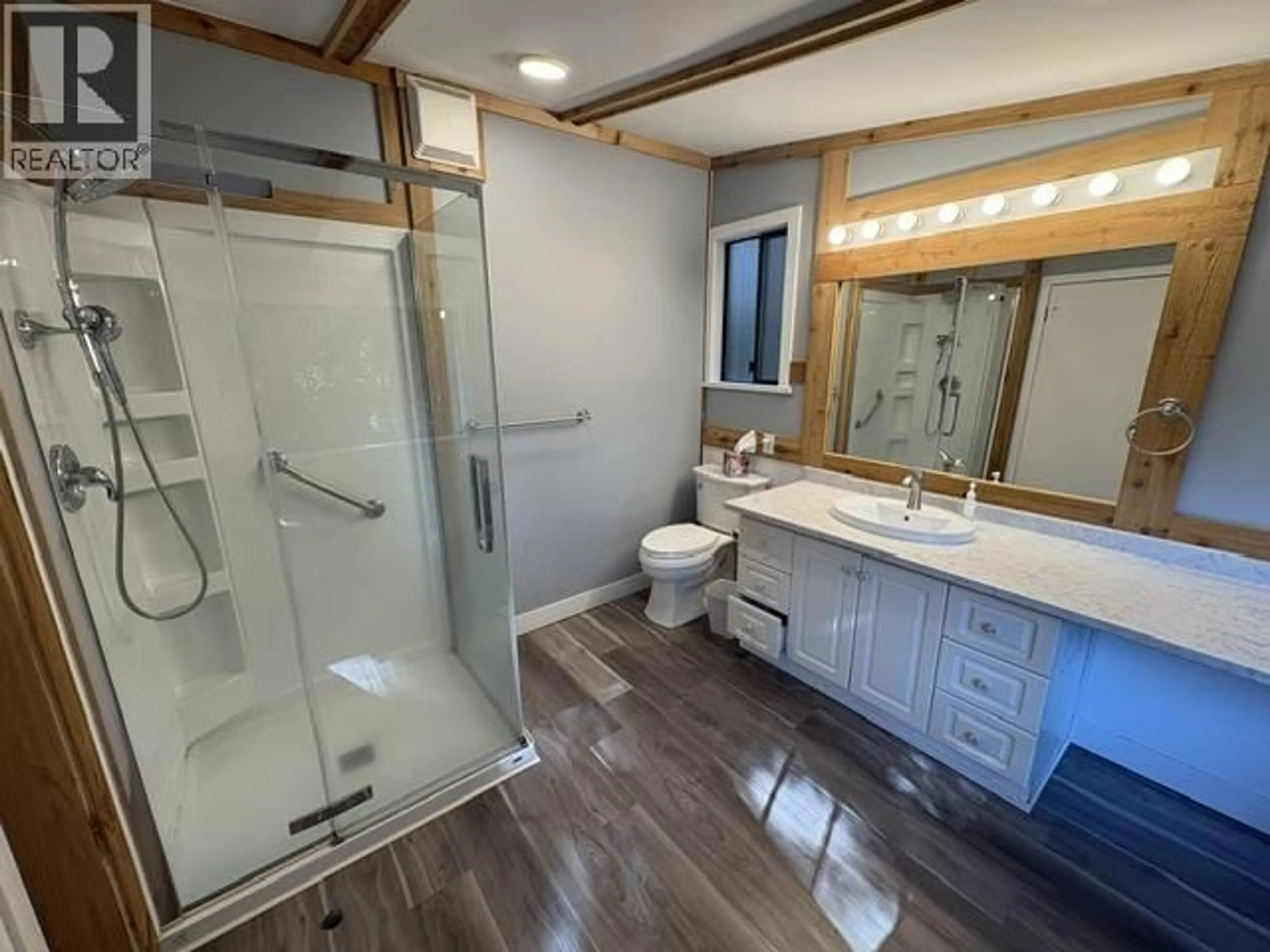 Contemporary bathroom, ceramic/tile floor for 21810 132 AVENUE, Maple Ridge British Columbia V4R0A7