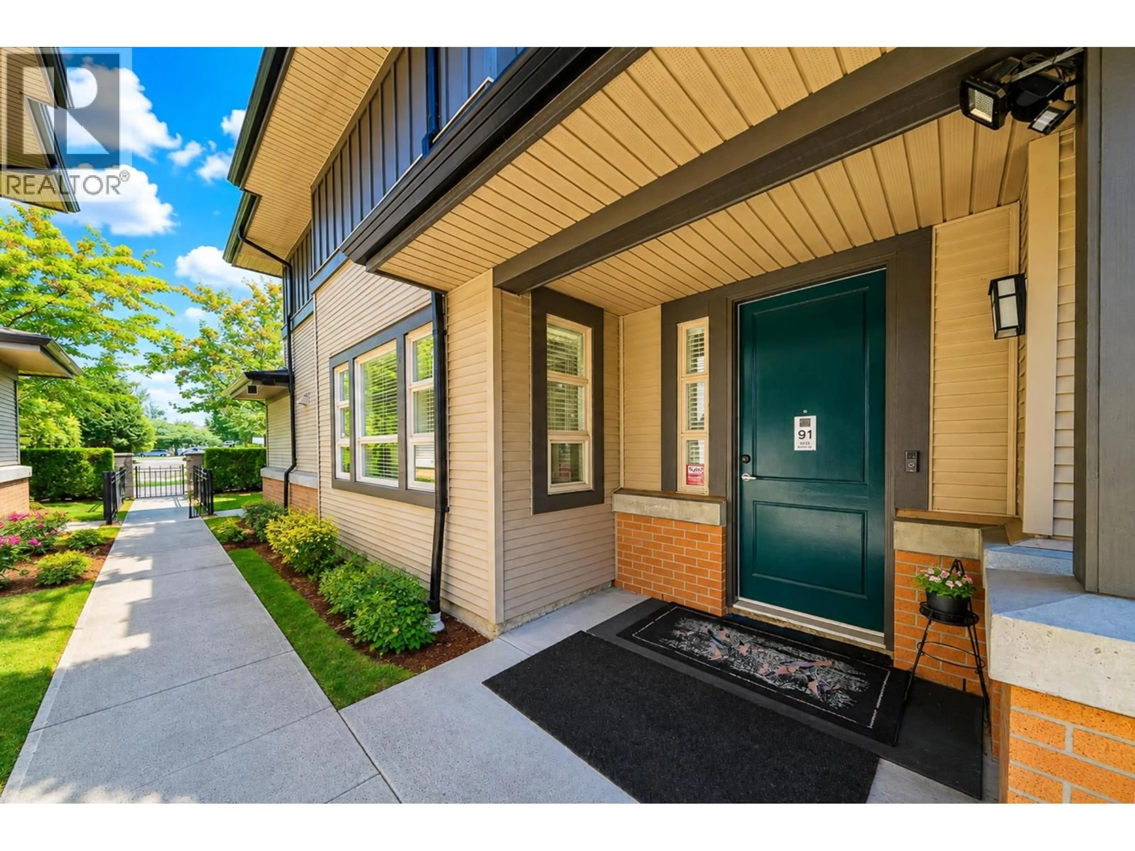 Indoor entryway for 91 - 6300 BIRCH STREET, Richmond British Columbia V6Y4K3
