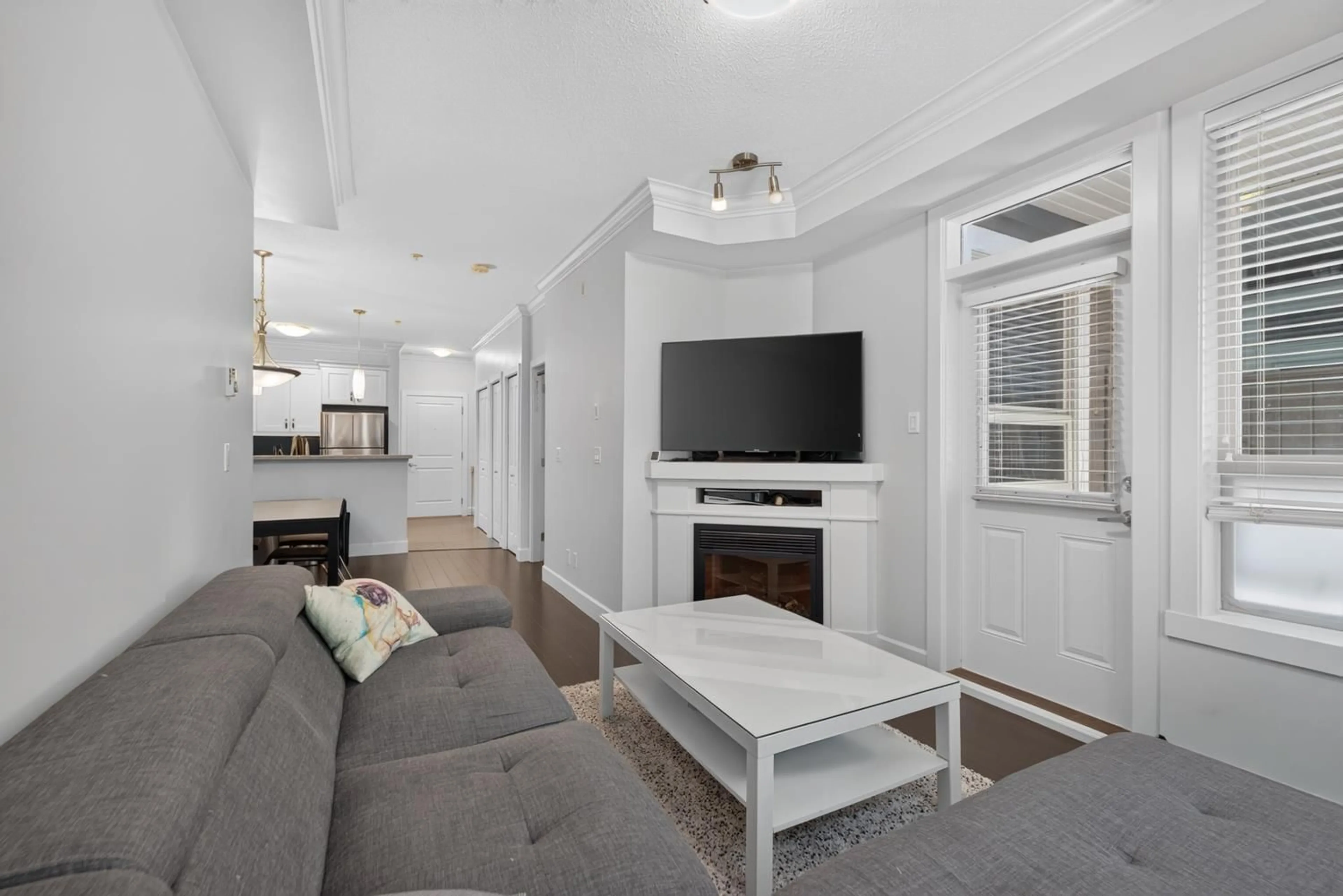Living room with furniture, unknown for 218 - 13897 FRASER HIGHWAY, Surrey British Columbia V3T0G8