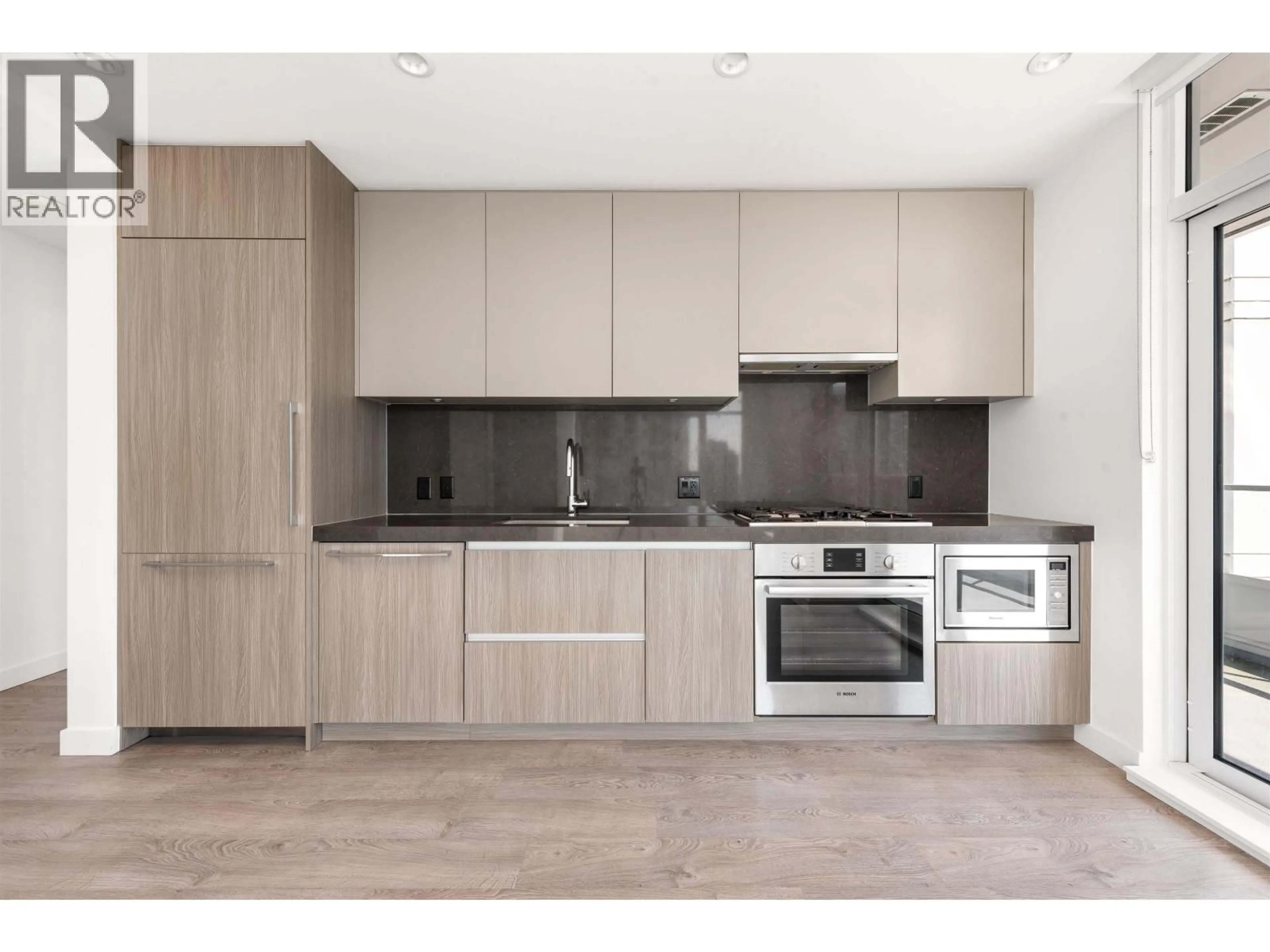 Standard kitchen, wood/laminate floor for 2109 - 6080 MCKAY AVENUE, Burnaby British Columbia V6P1Z4