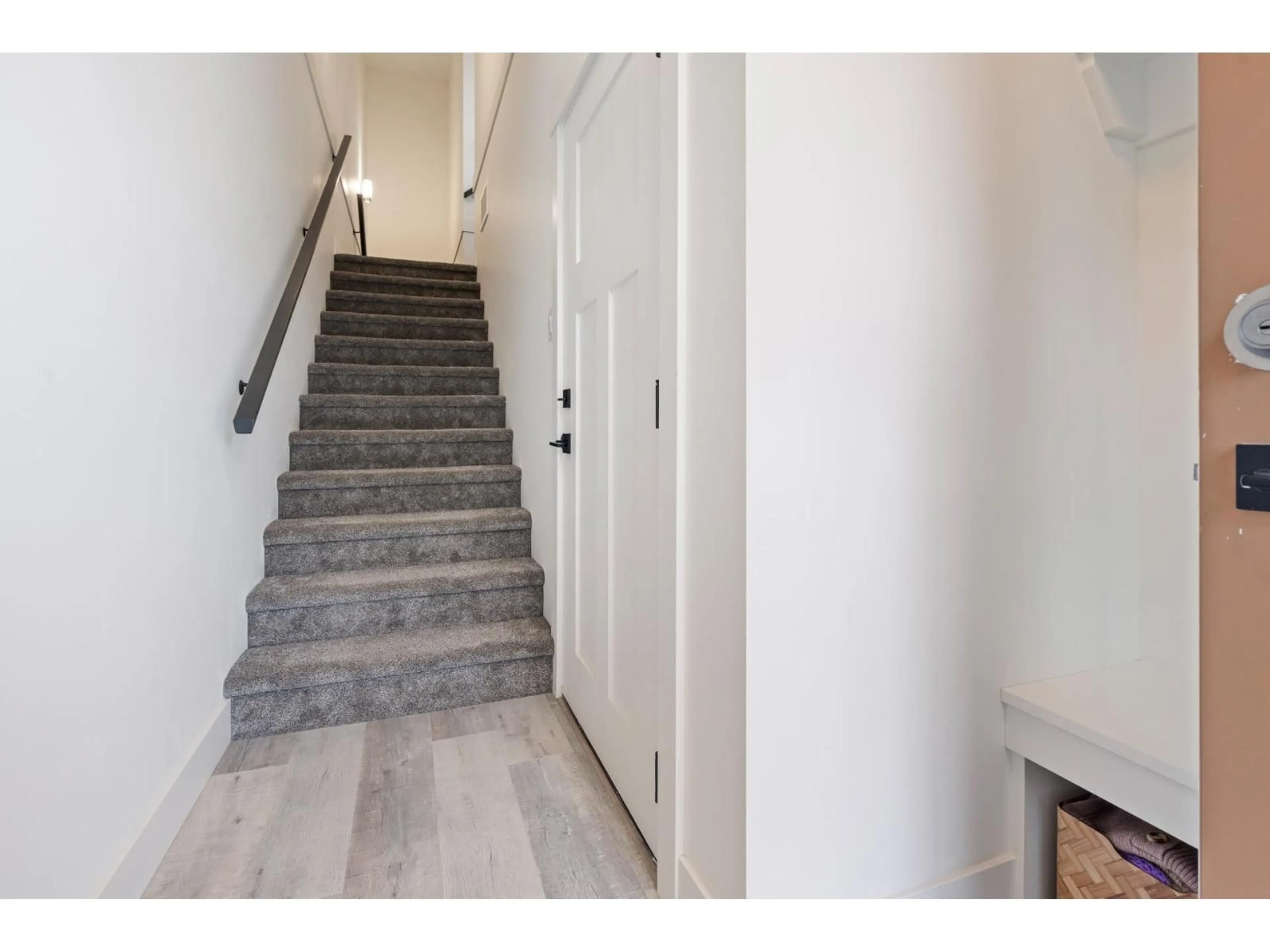 Unknown for 6 - 46339 HOPE RIVER ROAD, Chilliwack British Columbia V2P0M5