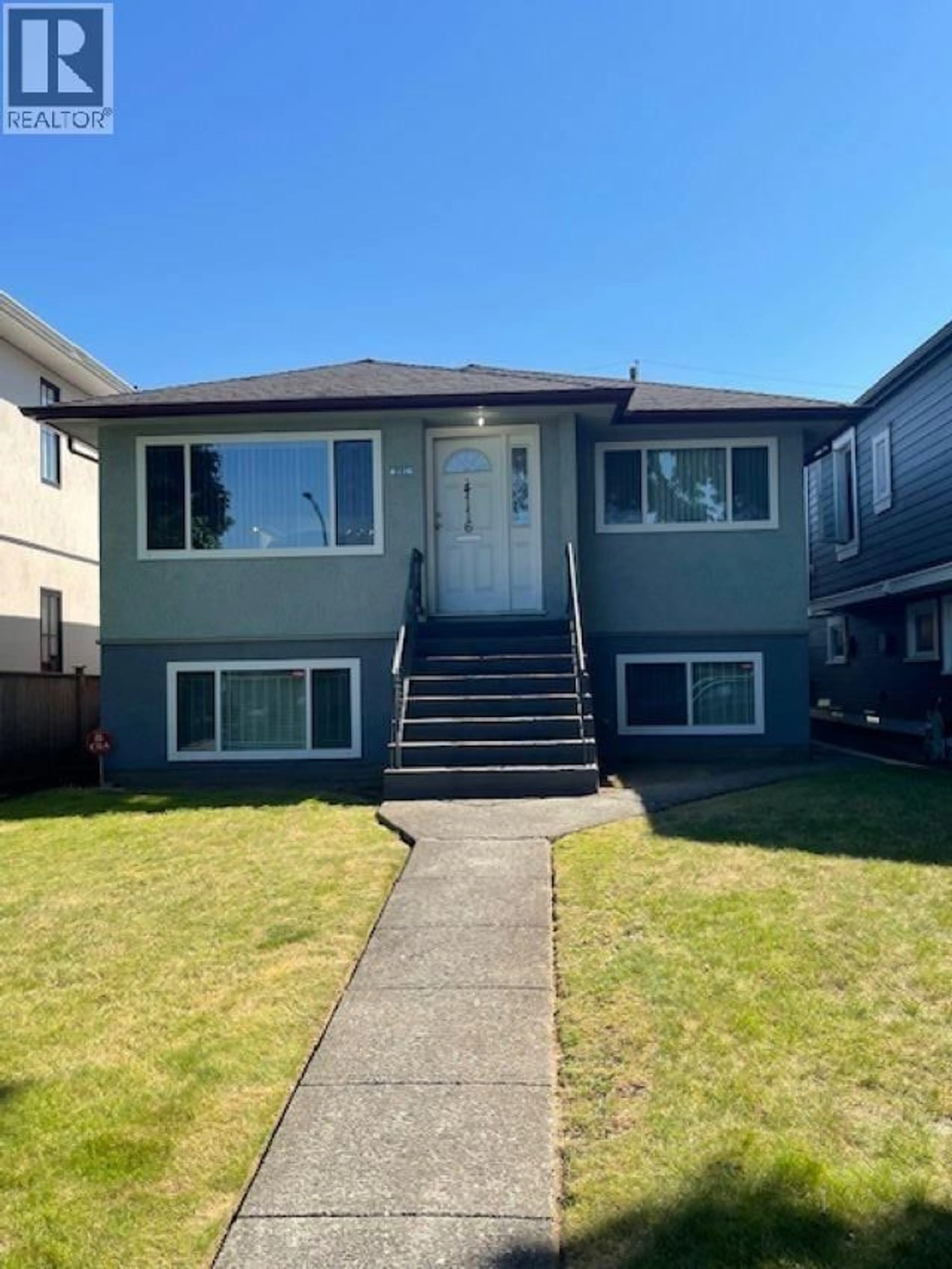 Home with vinyl exterior material, street for 4116 CAMBRIDGE STREET, Burnaby British Columbia V5C1G9