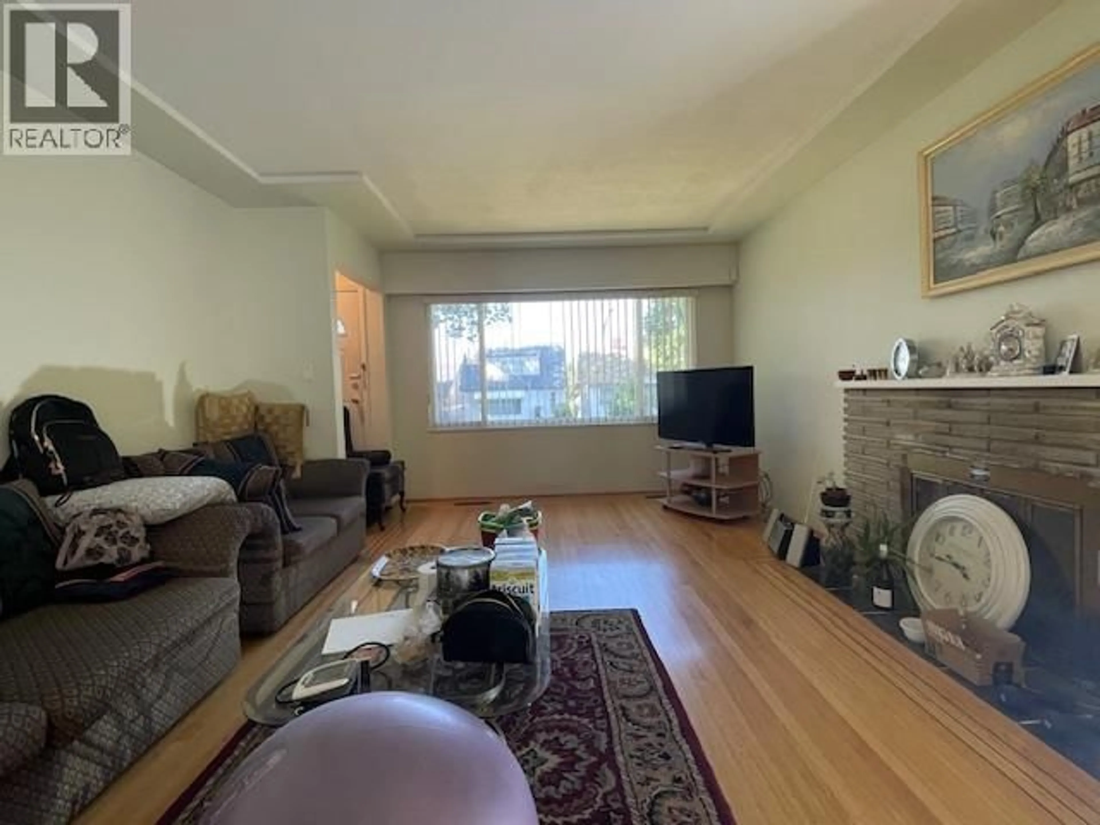 A pic of a room for 4116 CAMBRIDGE STREET, Burnaby British Columbia V5C1G9