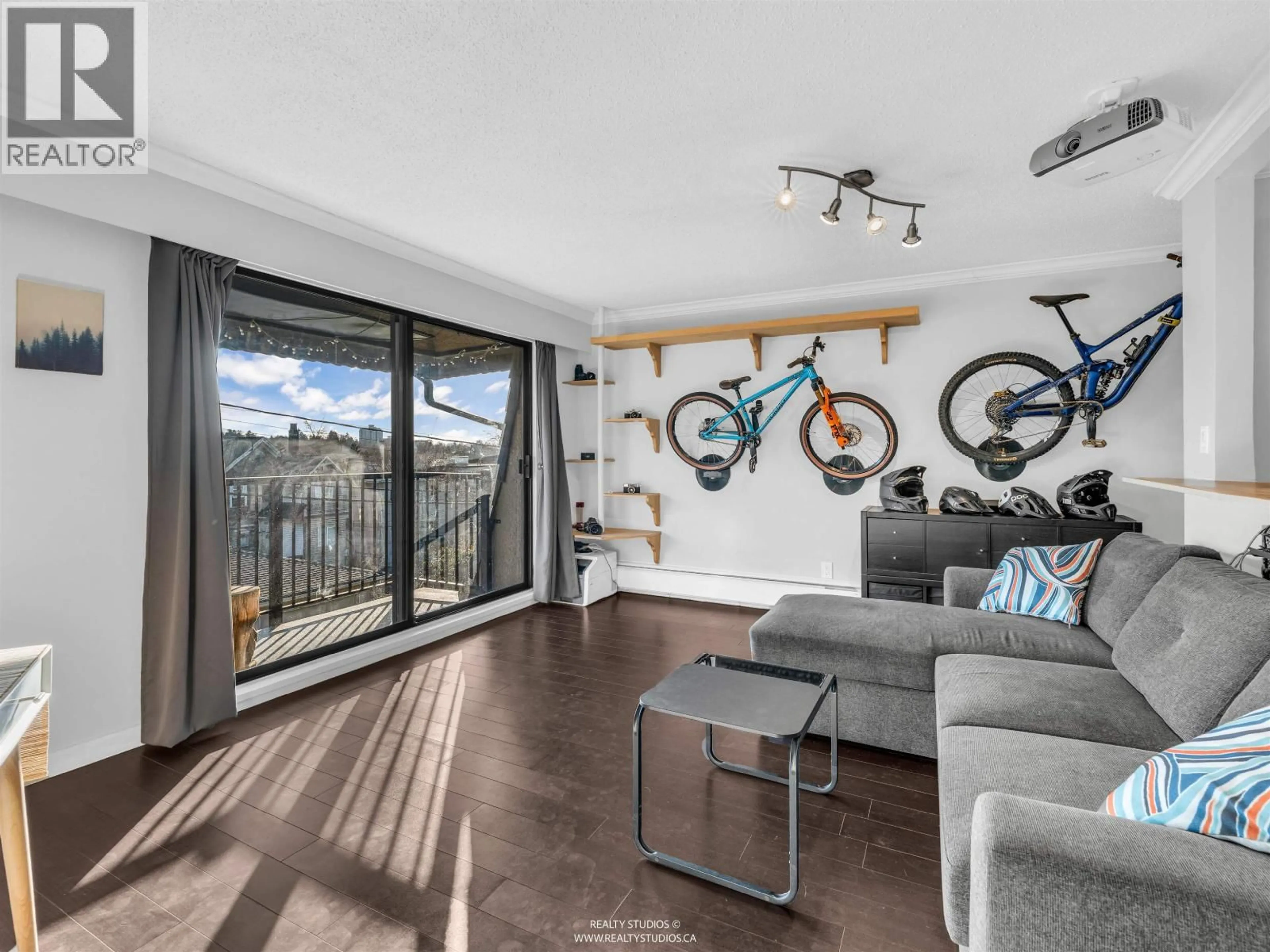 Unknown for 306 - 2222 CAMBRIDGE STREET, Vancouver British Columbia V5L1E6