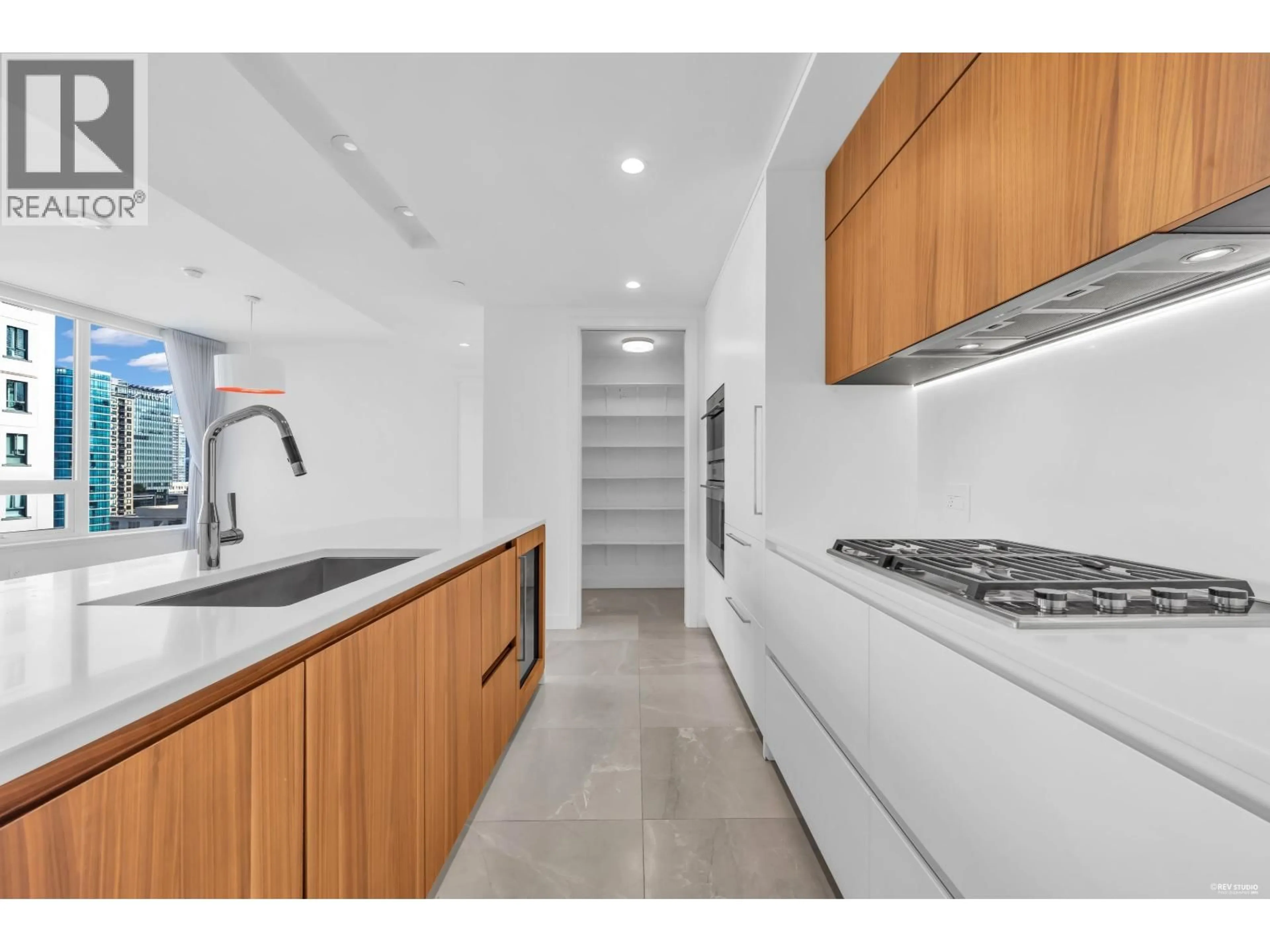 Standard kitchen, unknown for 2005 - 885 CAMBIE STREET, Vancouver British Columbia V6B0R6