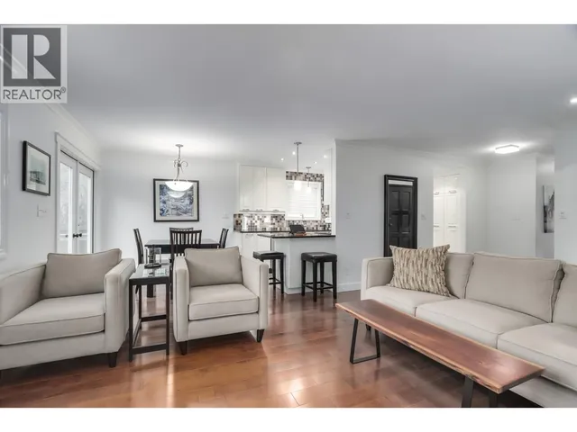 6590 NELSON AVENUE, West Vancouver 4