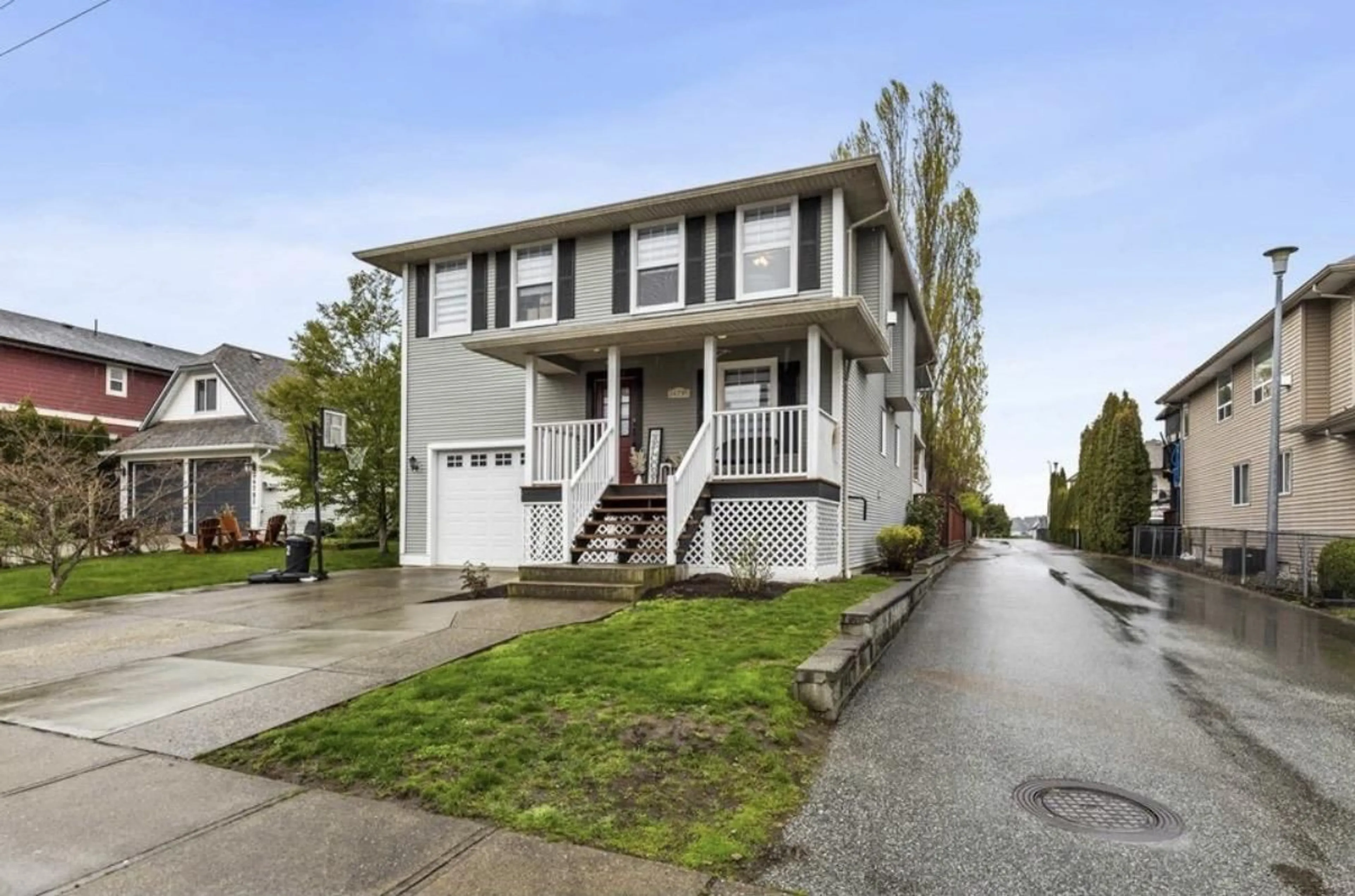 Home with vinyl exterior material, street for 34795 1 AVENUE, Abbotsford British Columbia V2S8C2