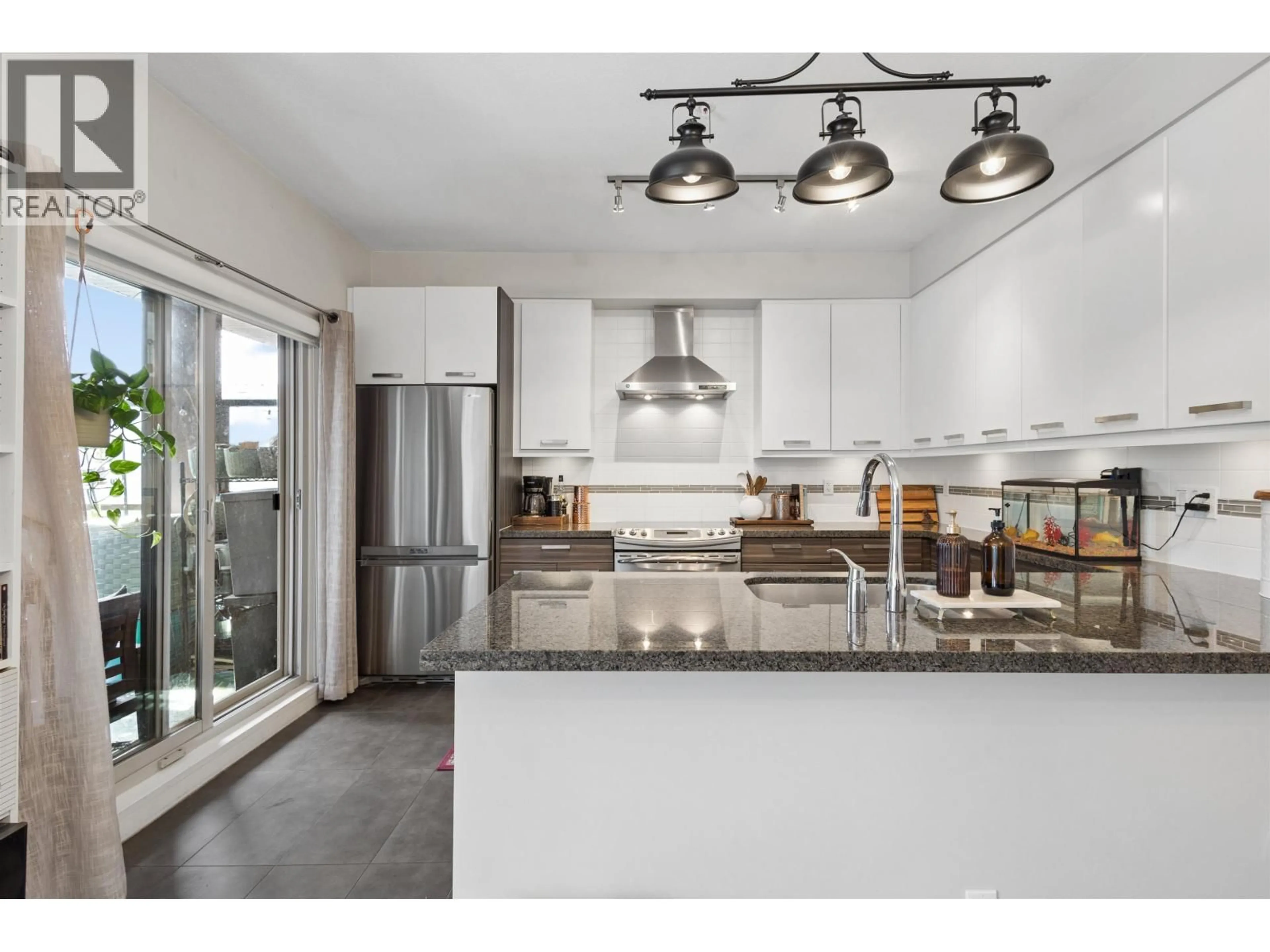 Open concept kitchen, unknown for 206 - 1273 MARINE DRIVE, North Vancouver British Columbia V7P1T3