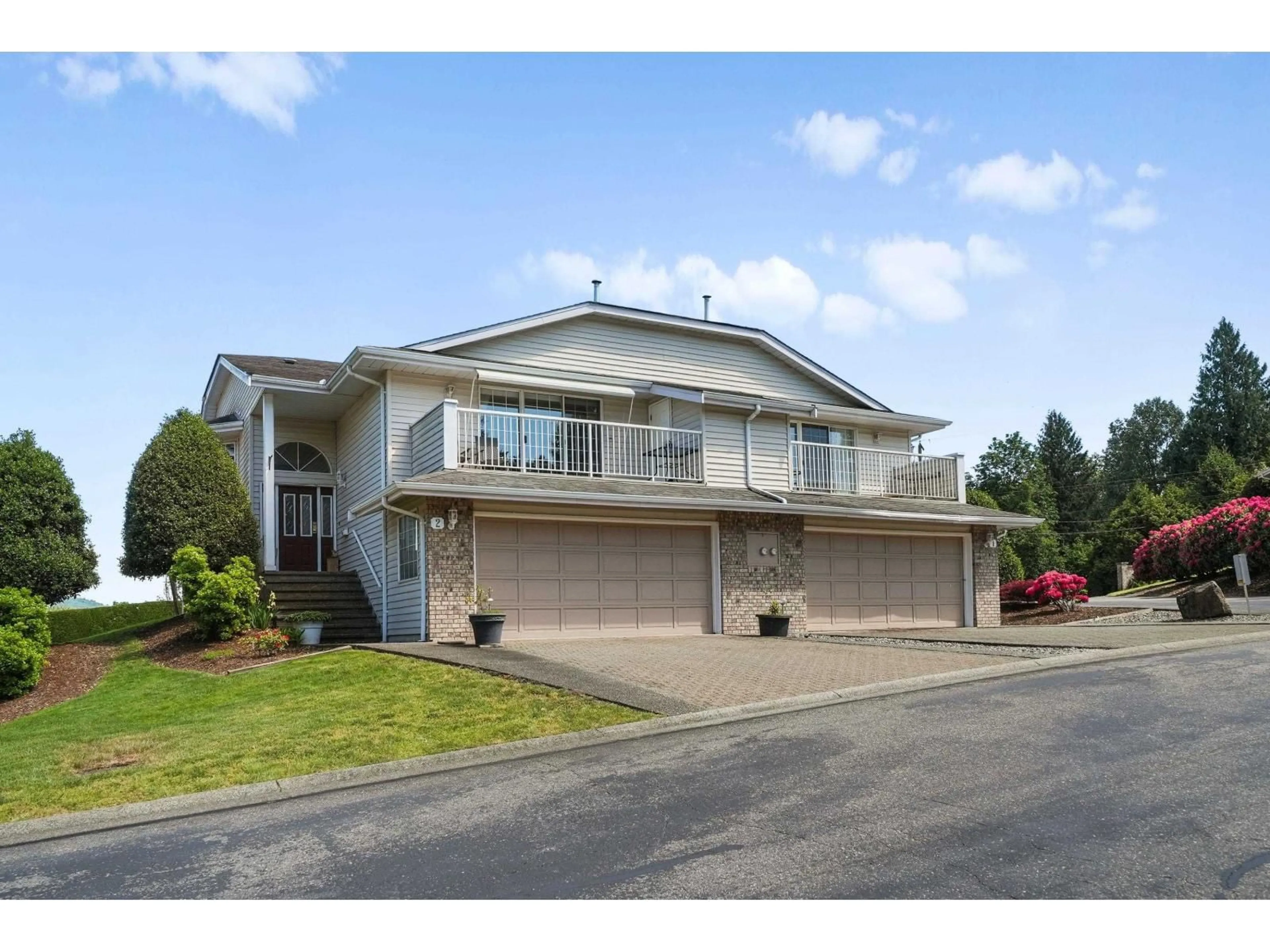 Home with vinyl exterior material, water/lake/river/ocean view for 2 - 32925 MACLURE ROAD, Abbotsford British Columbia V2S7V8