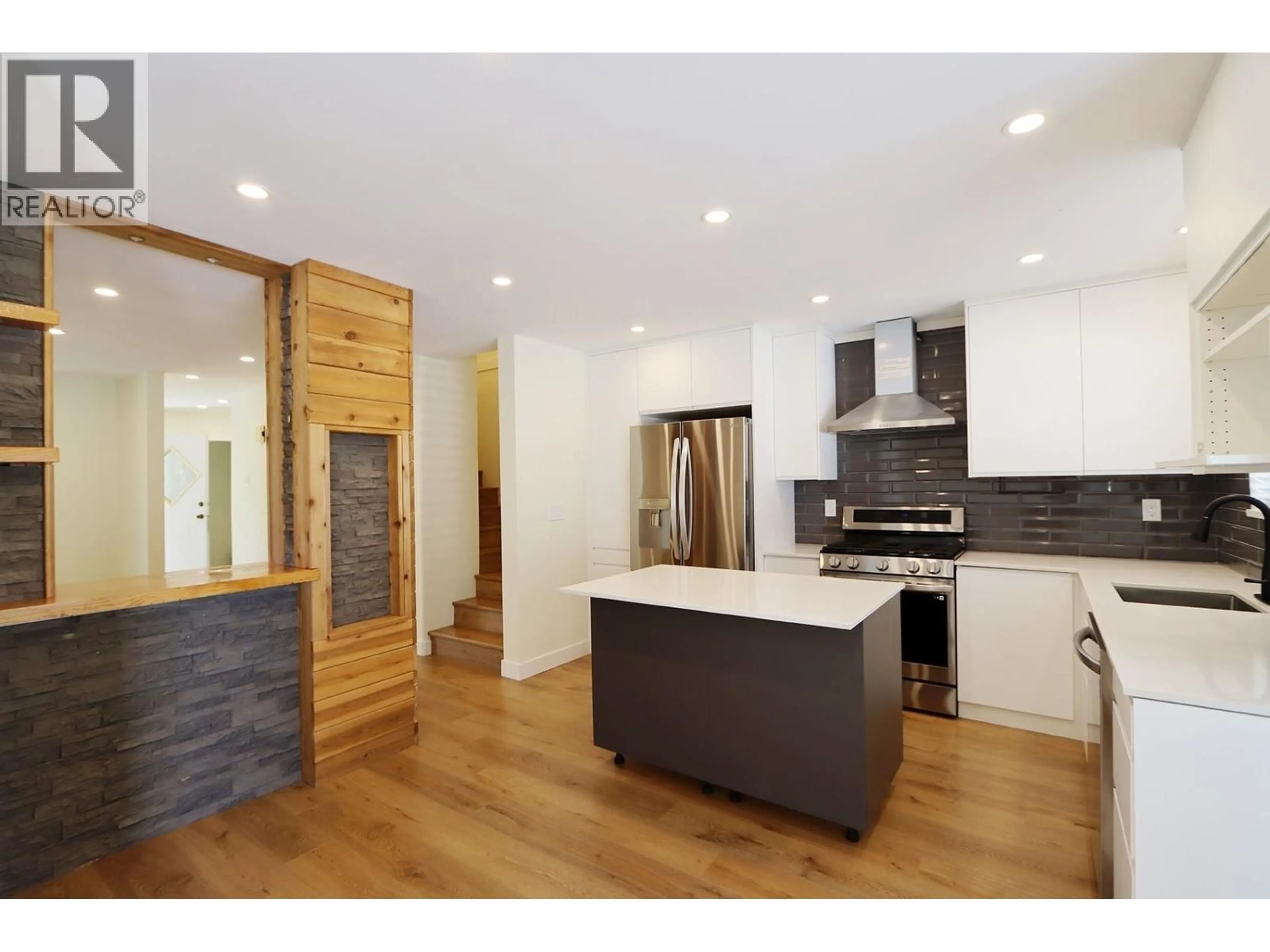 Open concept kitchen, wood/laminate floor for 36 - 11536 236 STREET, Maple Ridge British Columbia V4R2C6