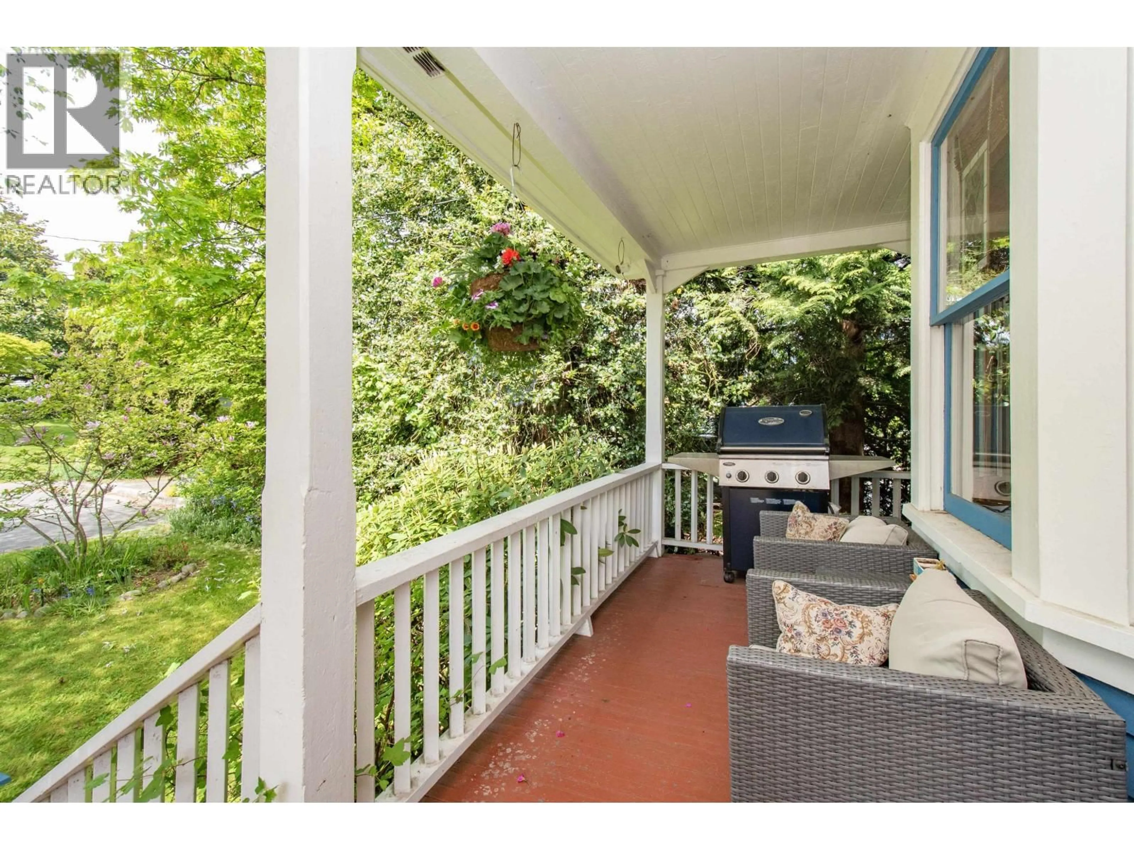 Patio, unknown for 1560 MACGOWAN AVENUE, North Vancouver British Columbia V7P2X2