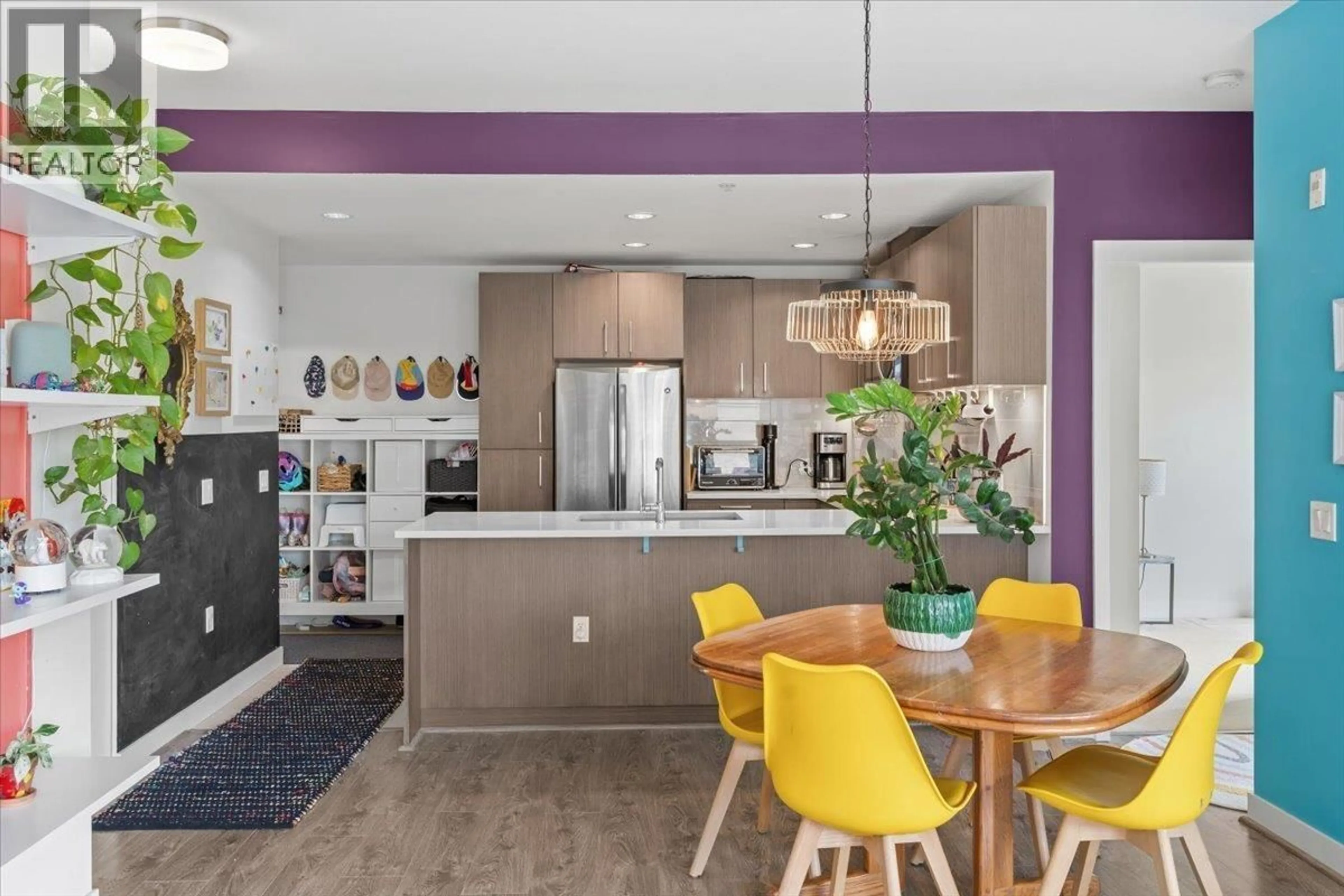 Contemporary kitchen, unknown for 313 - 5981 GRAY AVENUE, Vancouver British Columbia V6S0G1