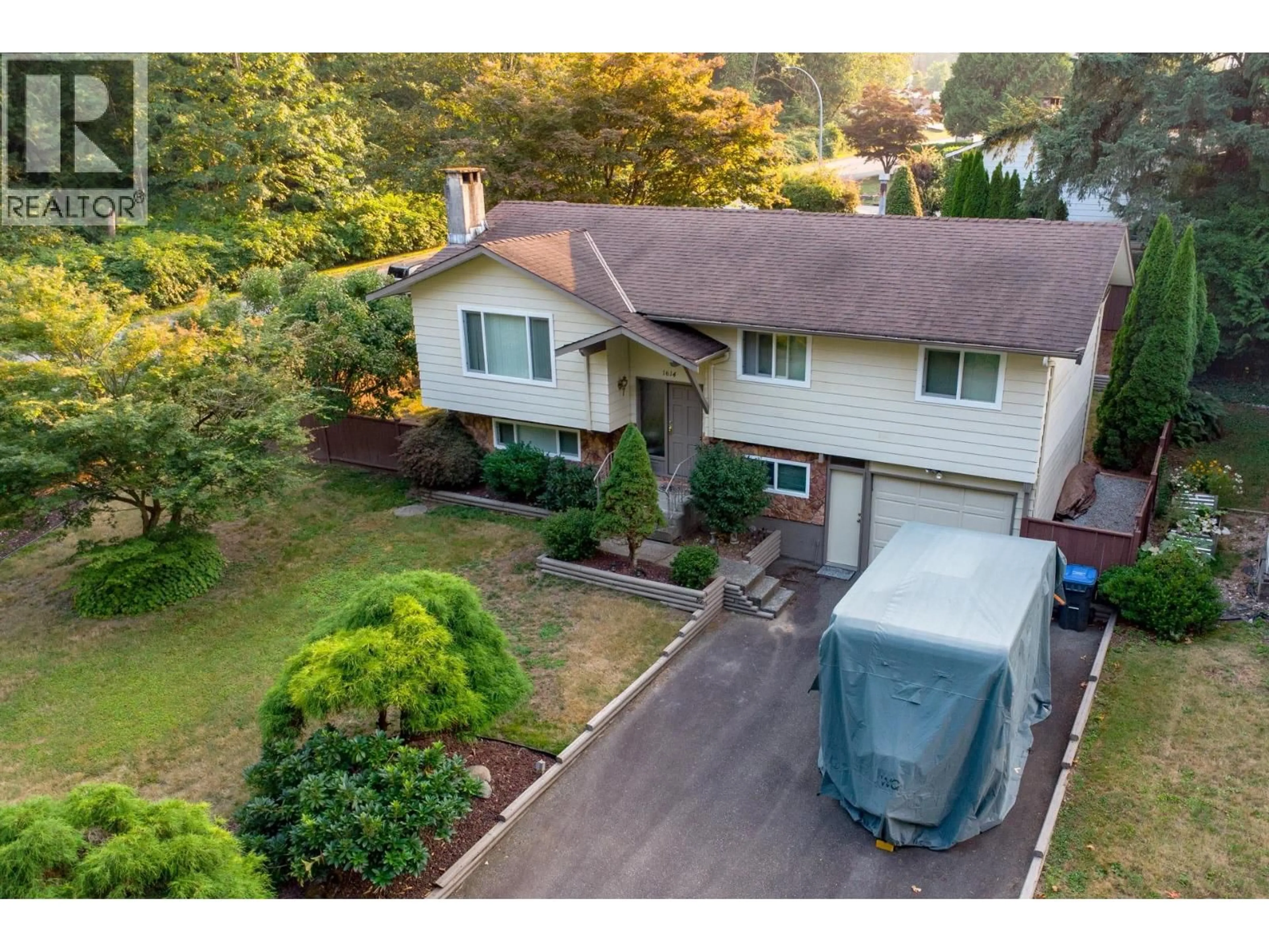 A pic from outside/outdoor area/front of a property/back of a property/a pic from drone, street for 1614 CONNAUGHT DRIVE, Port Coquitlam British Columbia V3C4G8