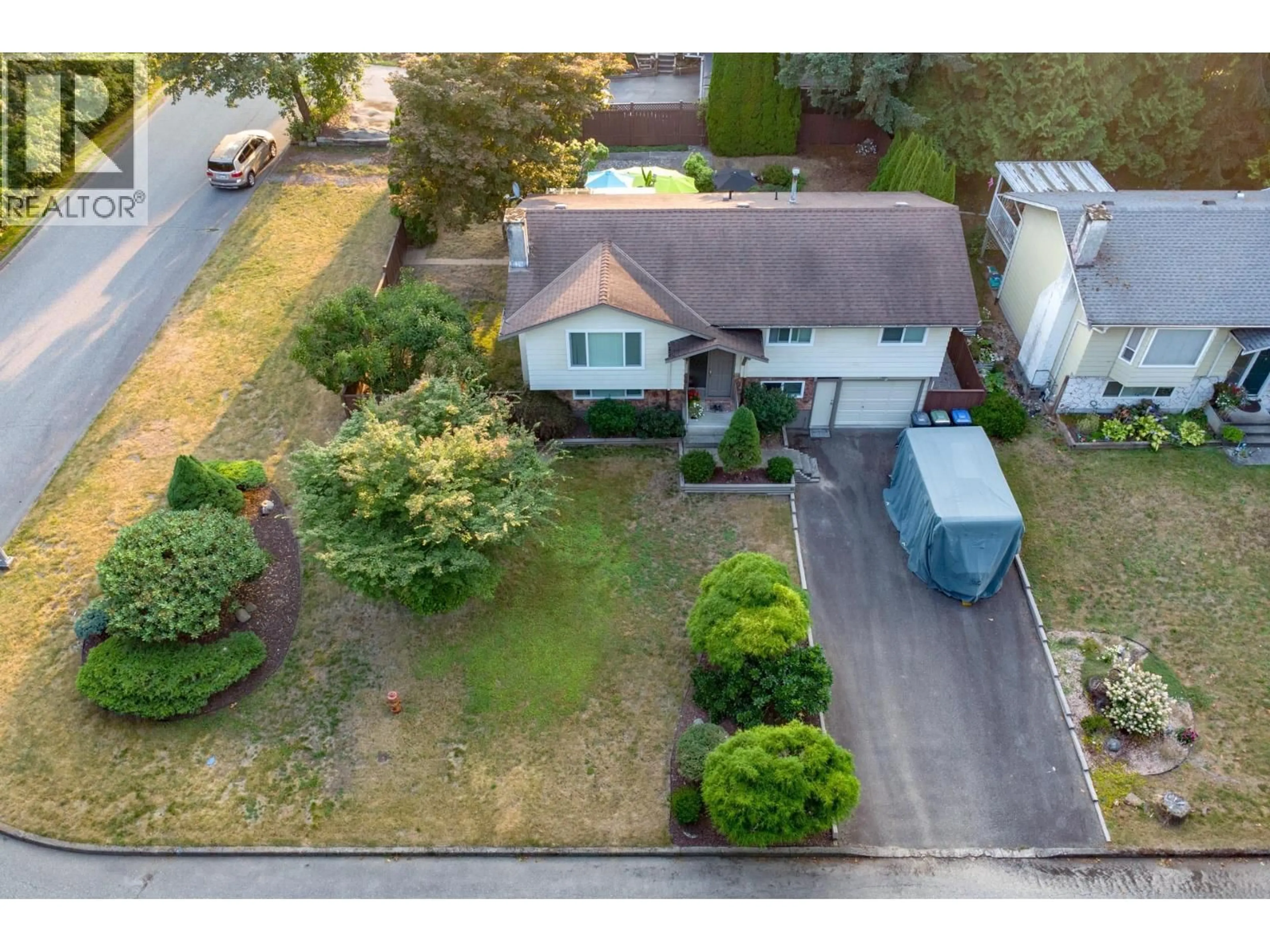 A pic from outside/outdoor area/front of a property/back of a property/a pic from drone, street for 1614 CONNAUGHT DRIVE, Port Coquitlam British Columbia V3C4G8