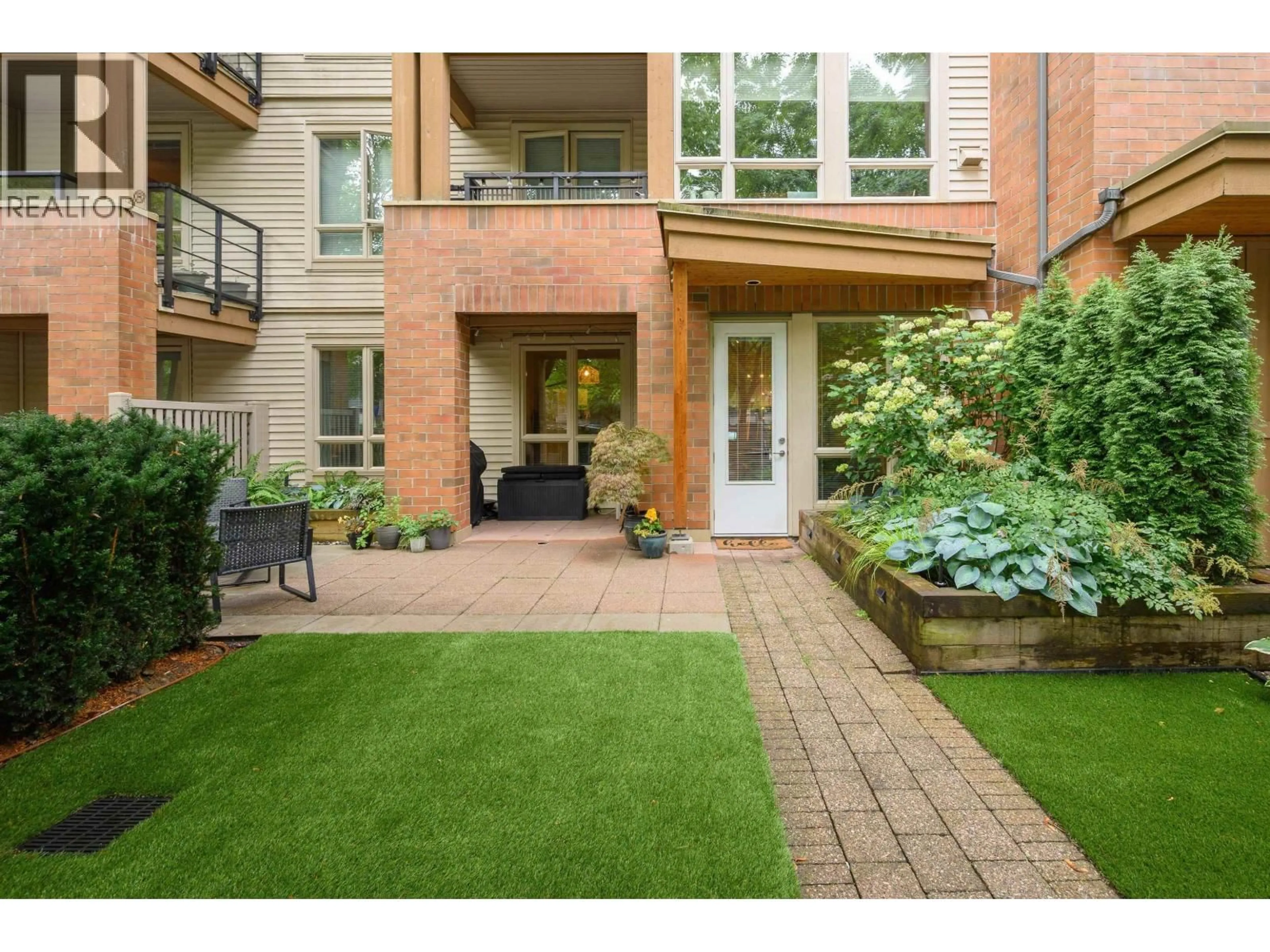 Patio, street for 112 - 2601 WHITELEY COURT, North Vancouver British Columbia V7J2R7