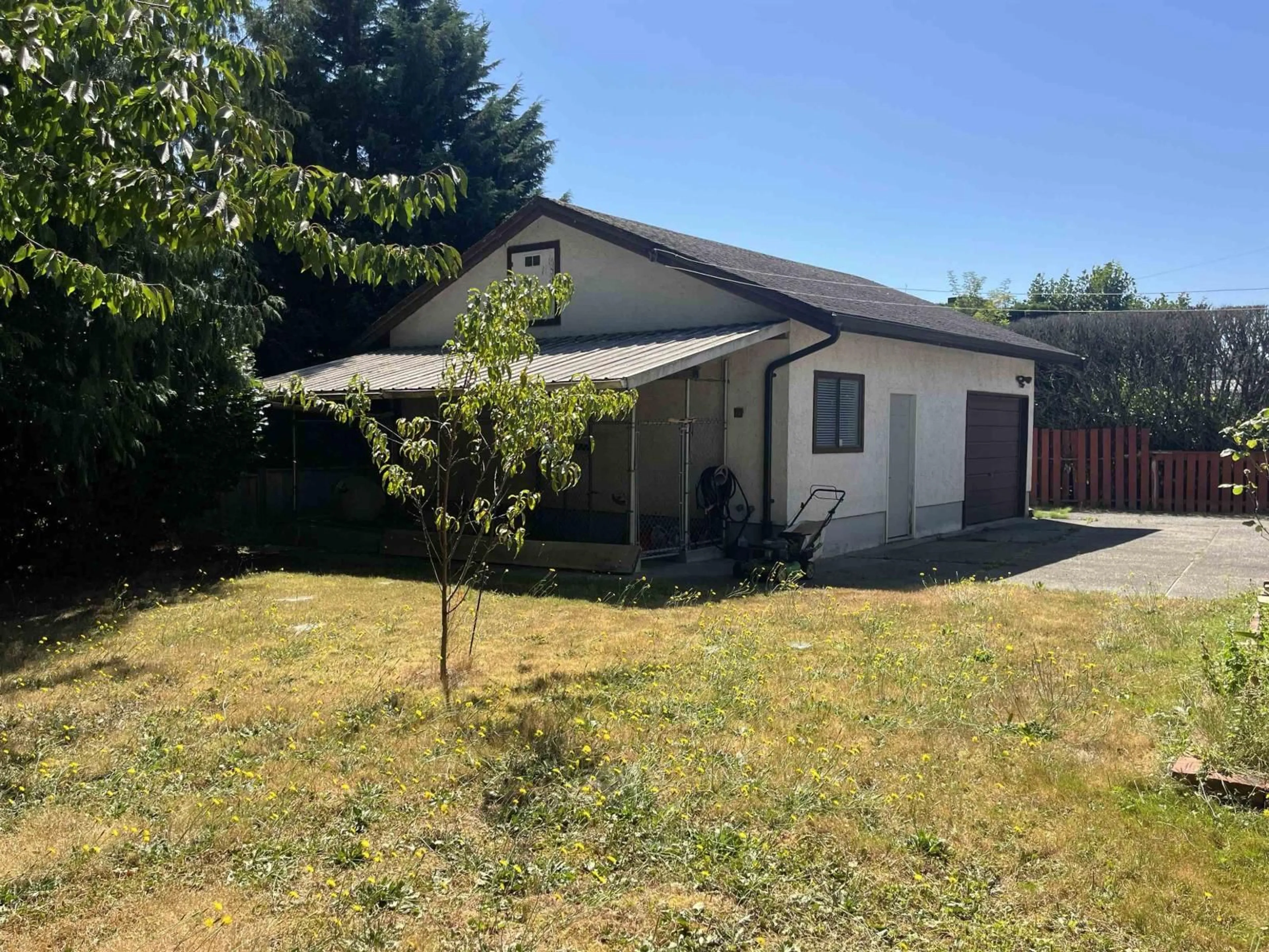 A pic from outside/outdoor area/front of a property/back of a property/a pic from drone, street for 46194 GREENWOOD DRIVE, Chilliwack British Columbia V2R4C8