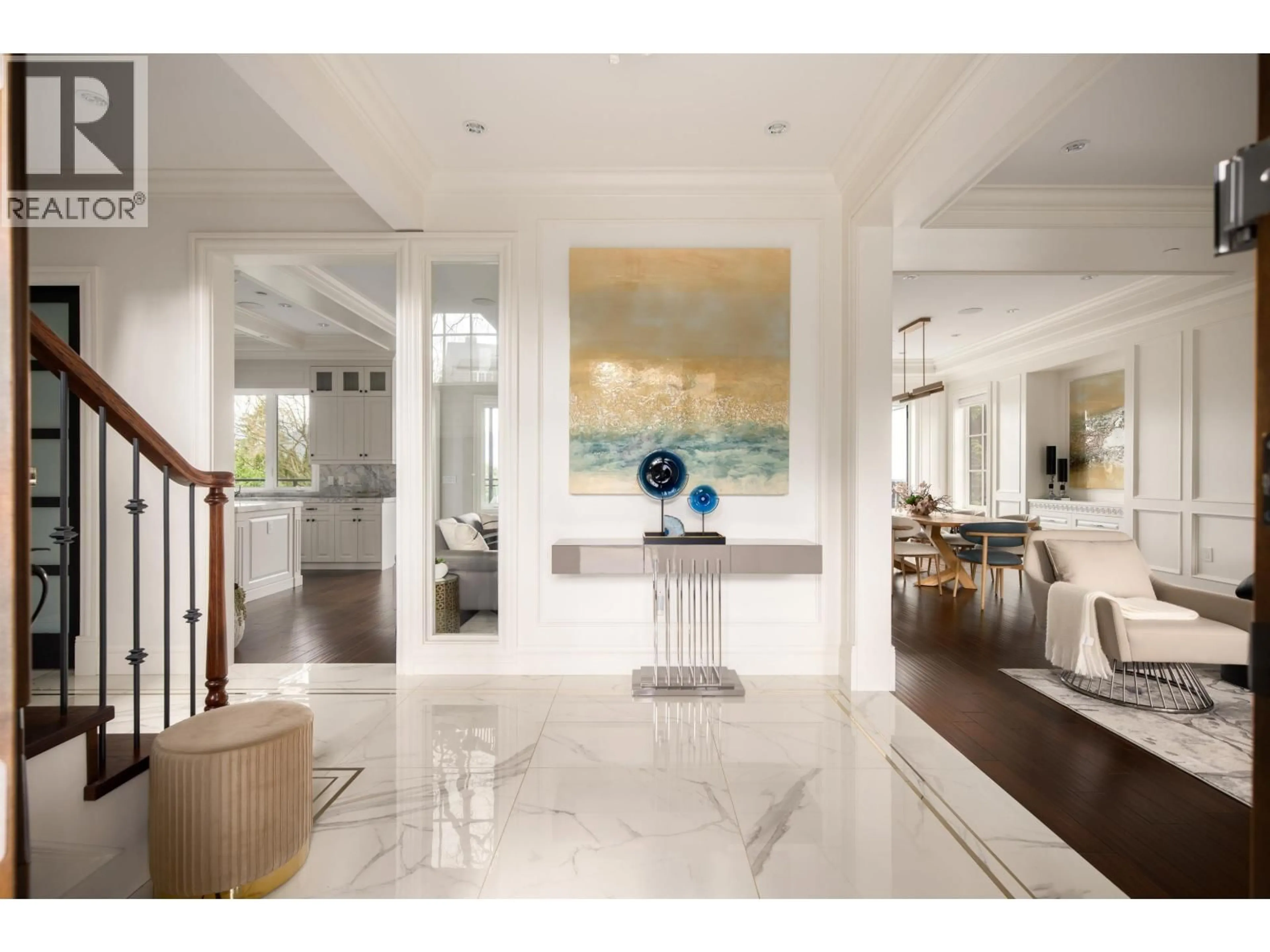 Indoor foyer for 3955 BROADWAY, Vancouver British Columbia V6R2C2