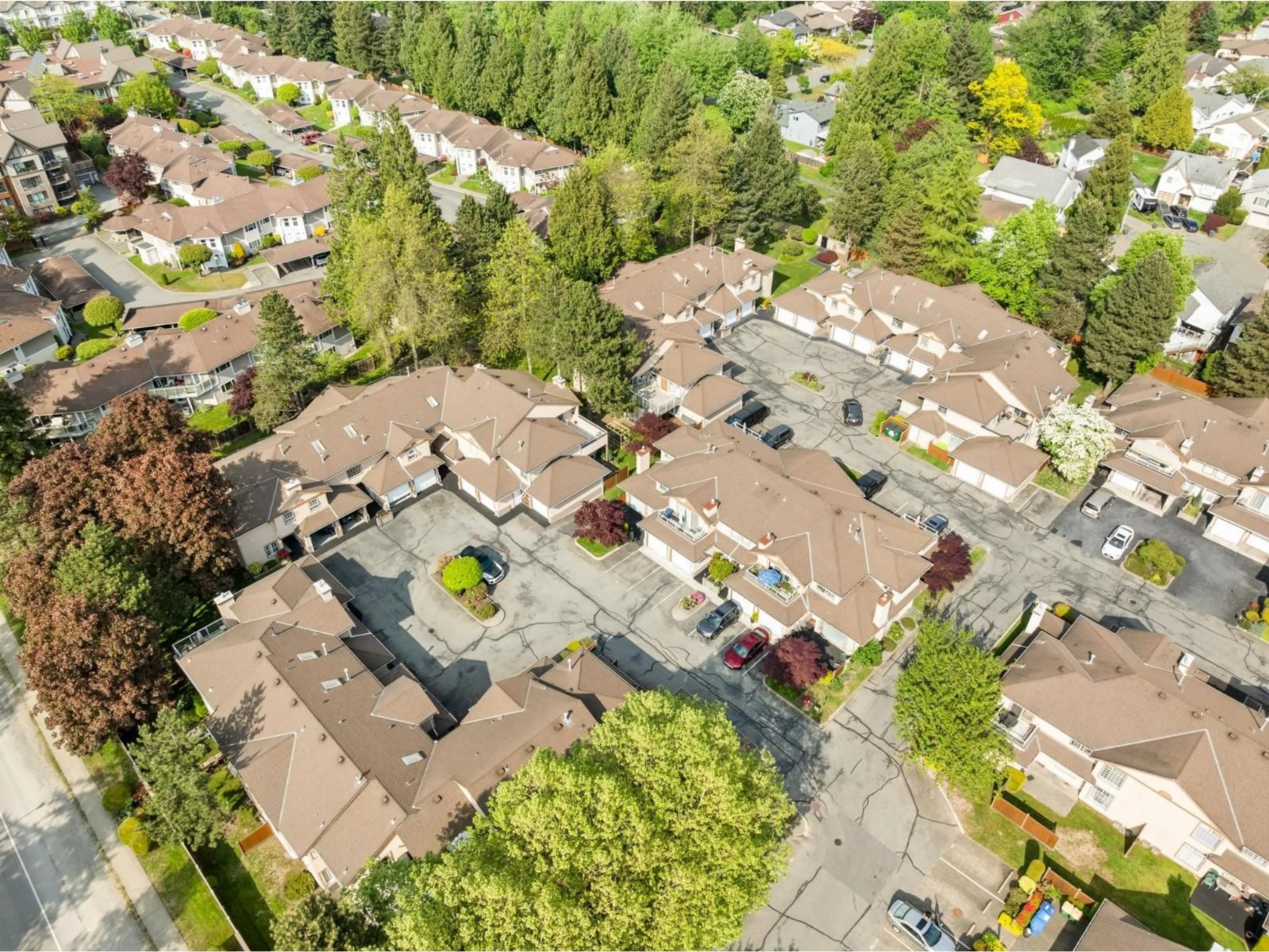 A pic from outside/outdoor area/front of a property/back of a property/a pic from drone, street for 123 - 14861 98 AVENUE, Surrey British Columbia V3R9Z8