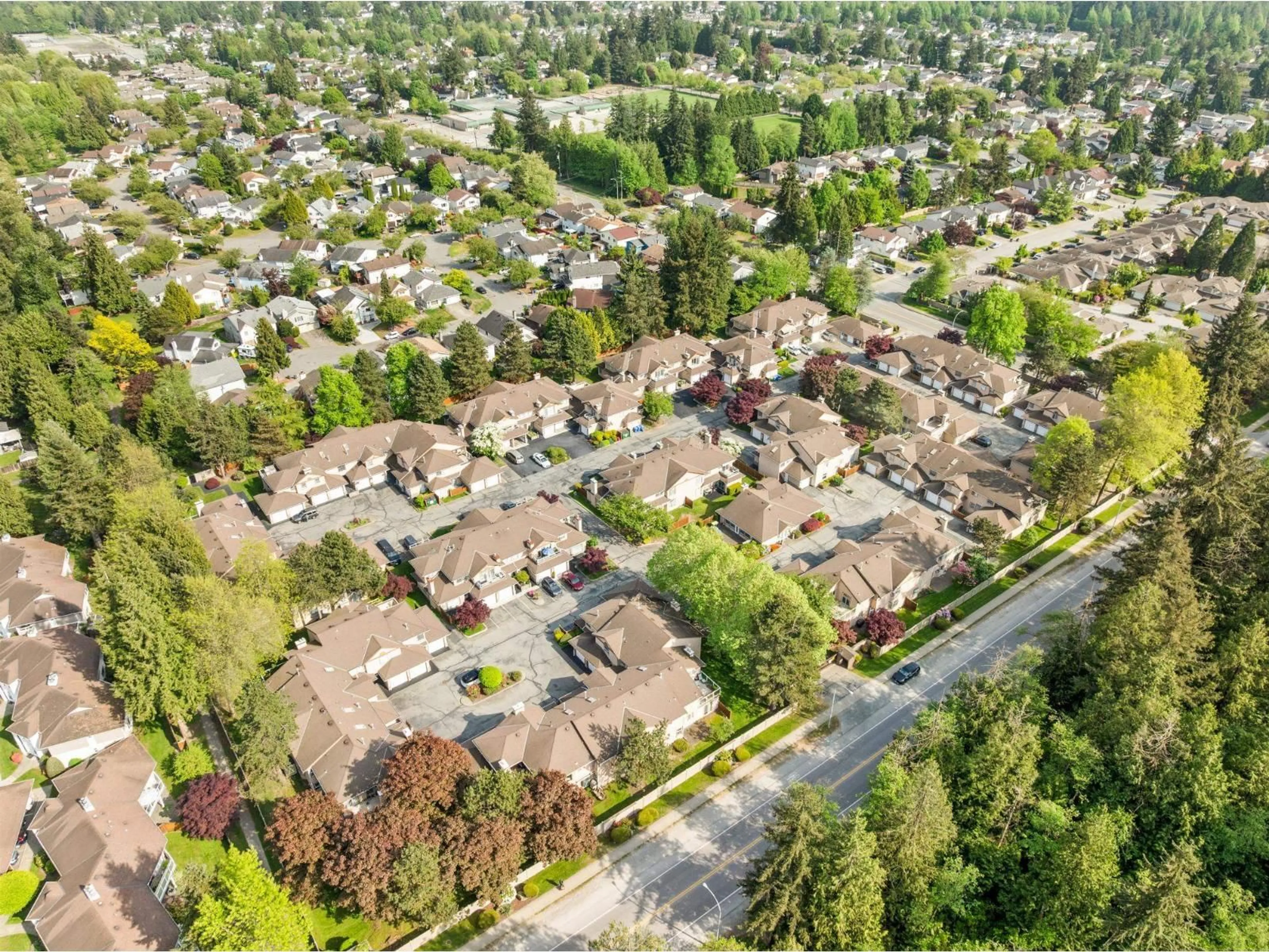 A pic from outside/outdoor area/front of a property/back of a property/a pic from drone, street for 123 - 14861 98 AVENUE, Surrey British Columbia V3R9Z8