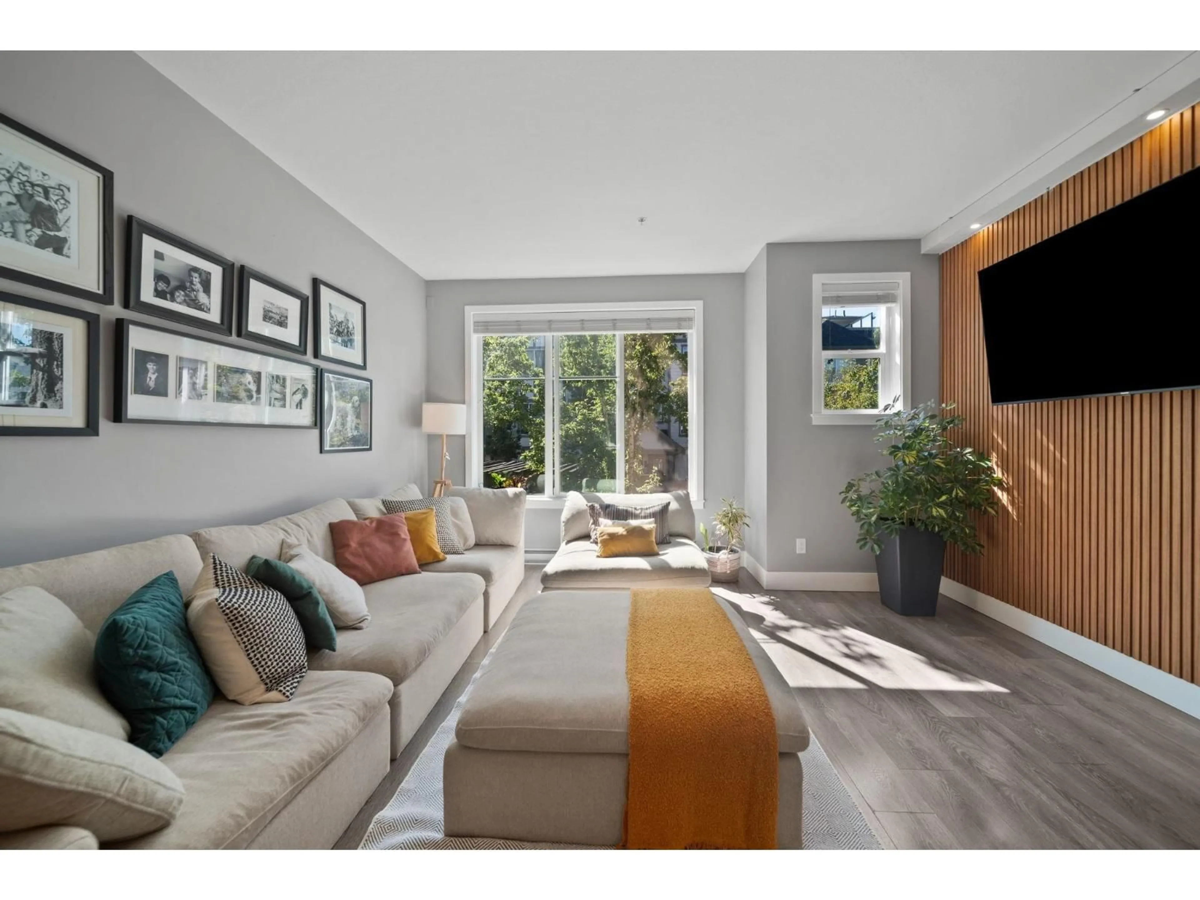 Living room with furniture, unknown for 27 - 8217 204B STREET, Langley British Columbia V2Y0V6