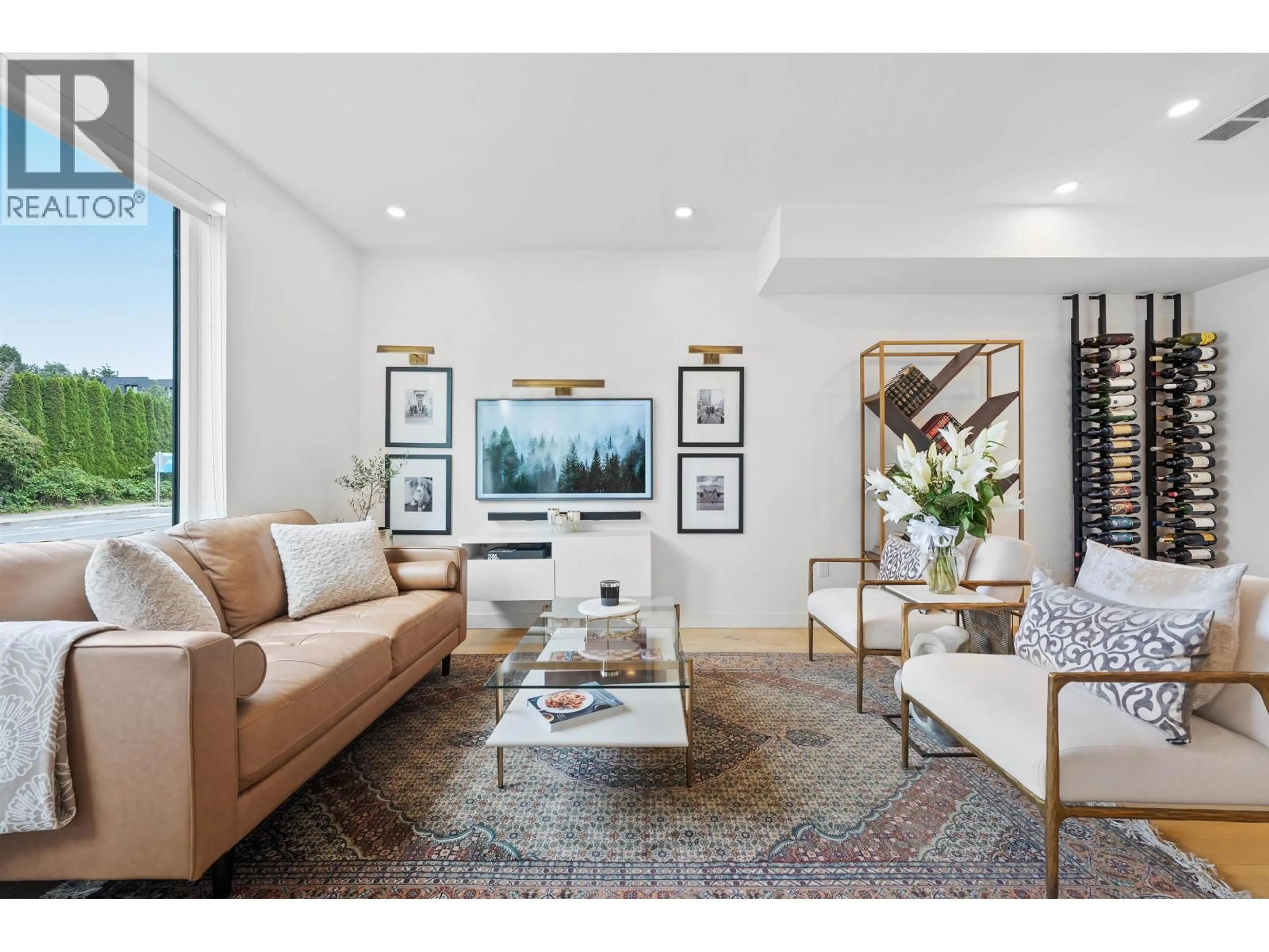 Living room with furniture, unknown for 207 - 649 3 STREET, North Vancouver British Columbia V7L1G6