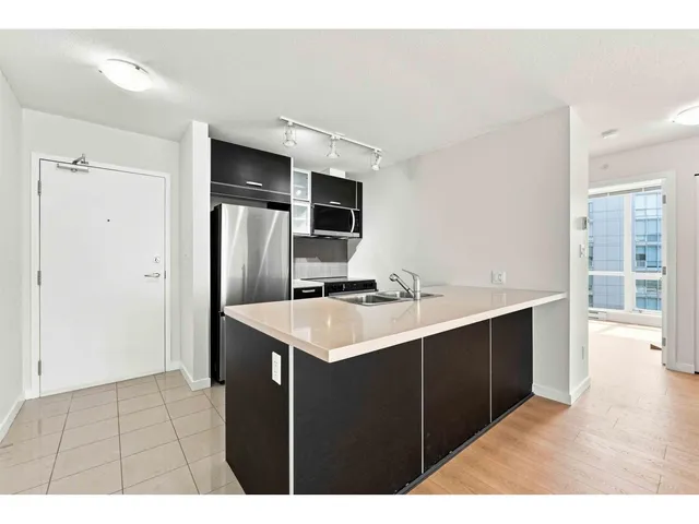 3202 - 13688 100 AVENUE, Surrey 3