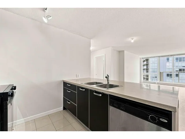 3202 - 13688 100 AVENUE, Surrey 4
