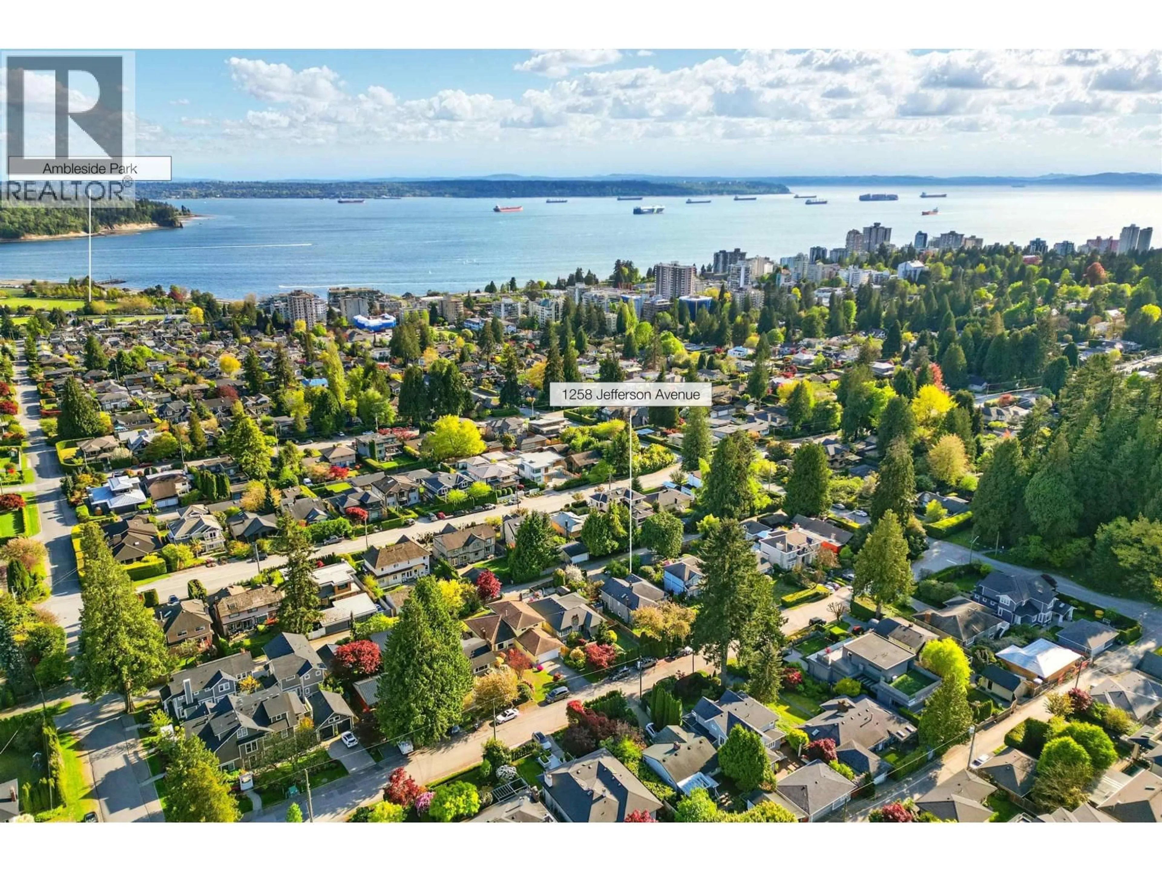 A pic from outside/outdoor area/front of a property/back of a property/a pic from drone, water/lake/river/ocean view for 1258 JEFFERSON AVENUE, West Vancouver British Columbia V7T2B1