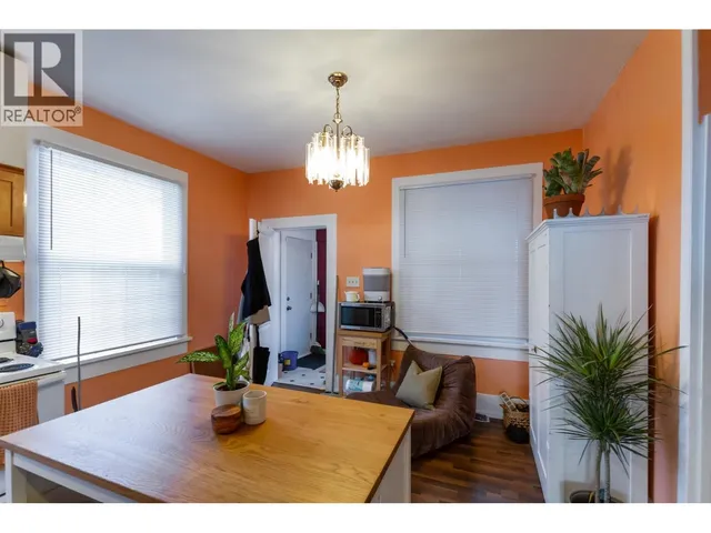 1925 ADANAC STREET, Vancouver 4