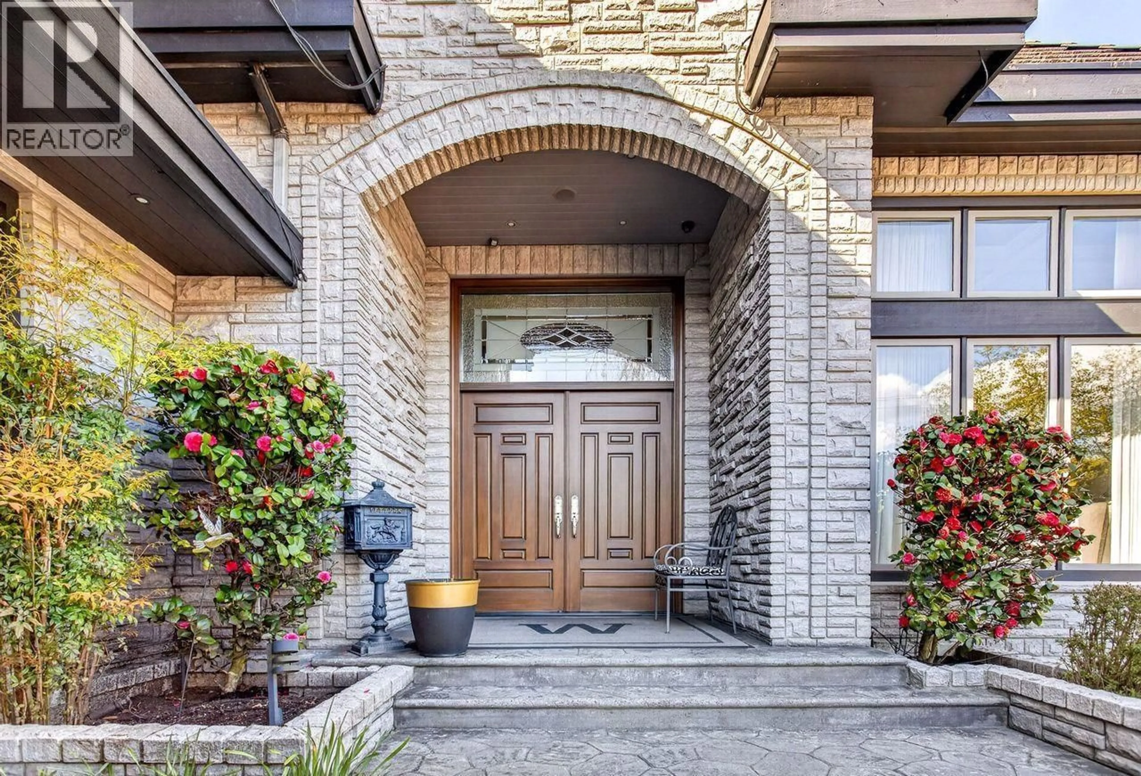 Indoor entryway for 805 ROCHESTER AVENUE, Coquitlam British Columbia V3K2W3