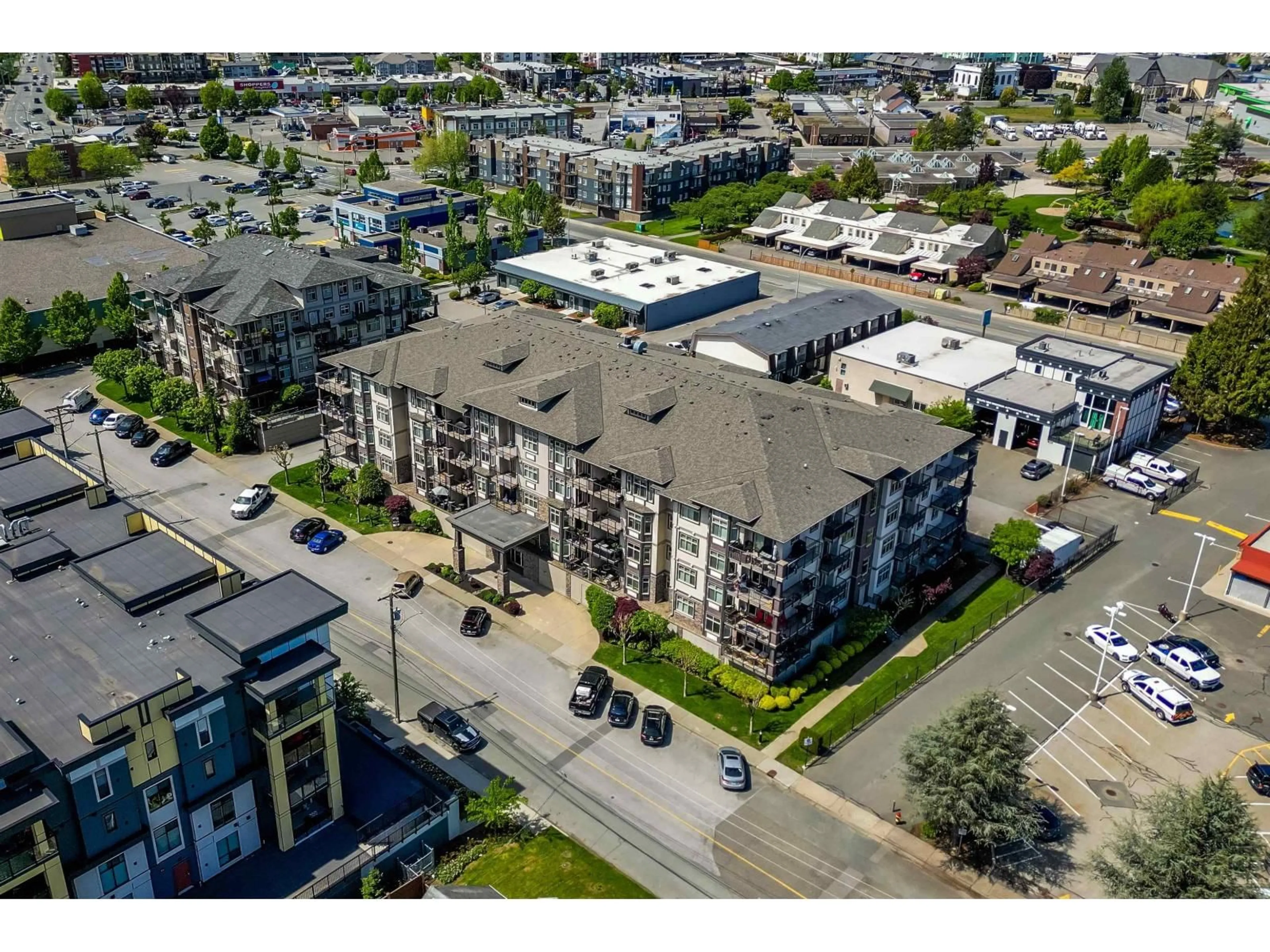 A pic from outside/outdoor area/front of a property/back of a property/a pic from drone, city buildings view from balcony for 207 - 45893 CHESTERFIELD AVENUE, Chilliwack British Columbia V2P1M5