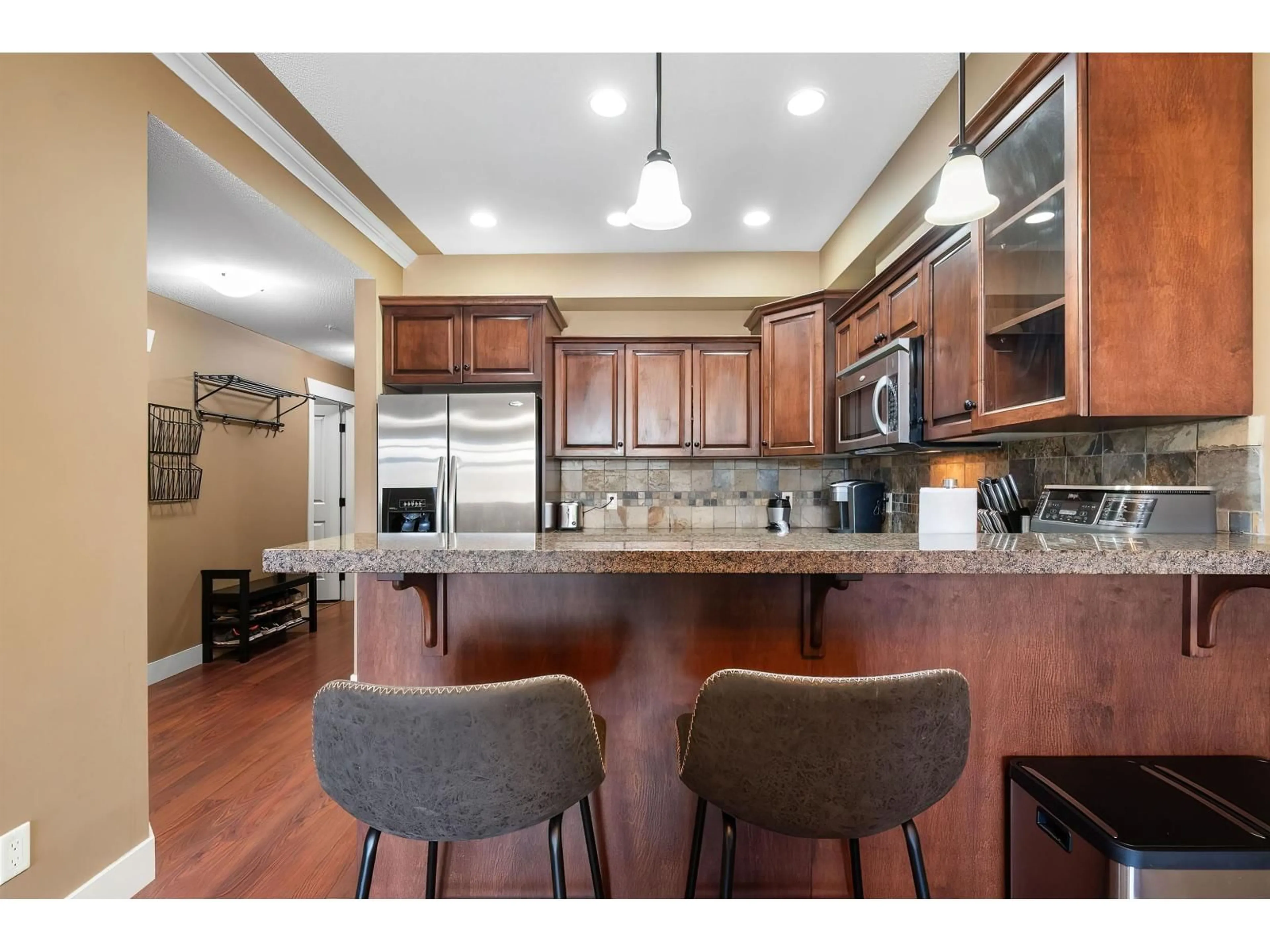 Open concept kitchen, unknown for 207 - 45893 CHESTERFIELD AVENUE, Chilliwack British Columbia V2P1M5