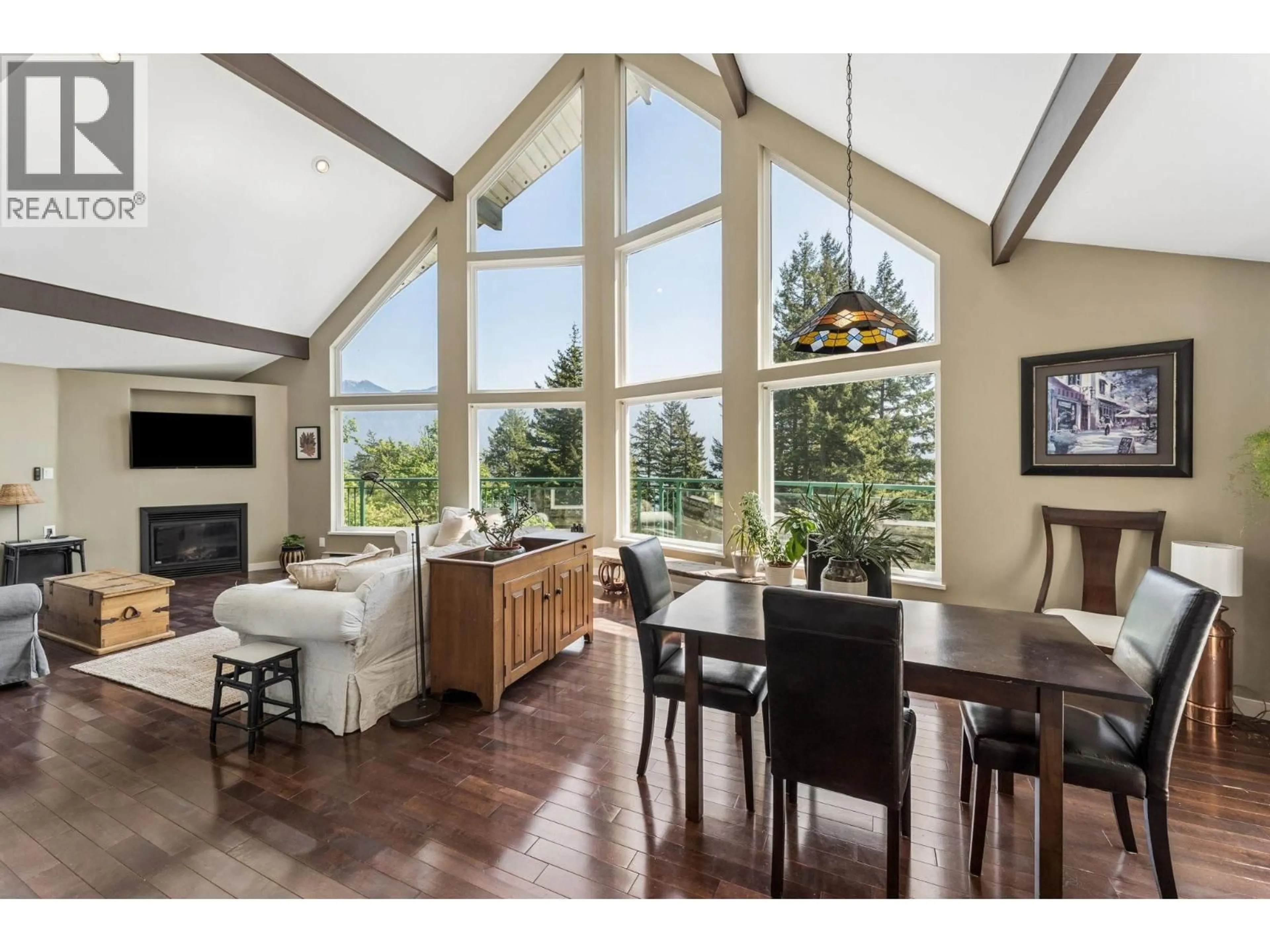 Open concept kitchen, wood/laminate floor for 1390 EAGLE CLIFF ROAD, Bowen Island British Columbia V0N1G1