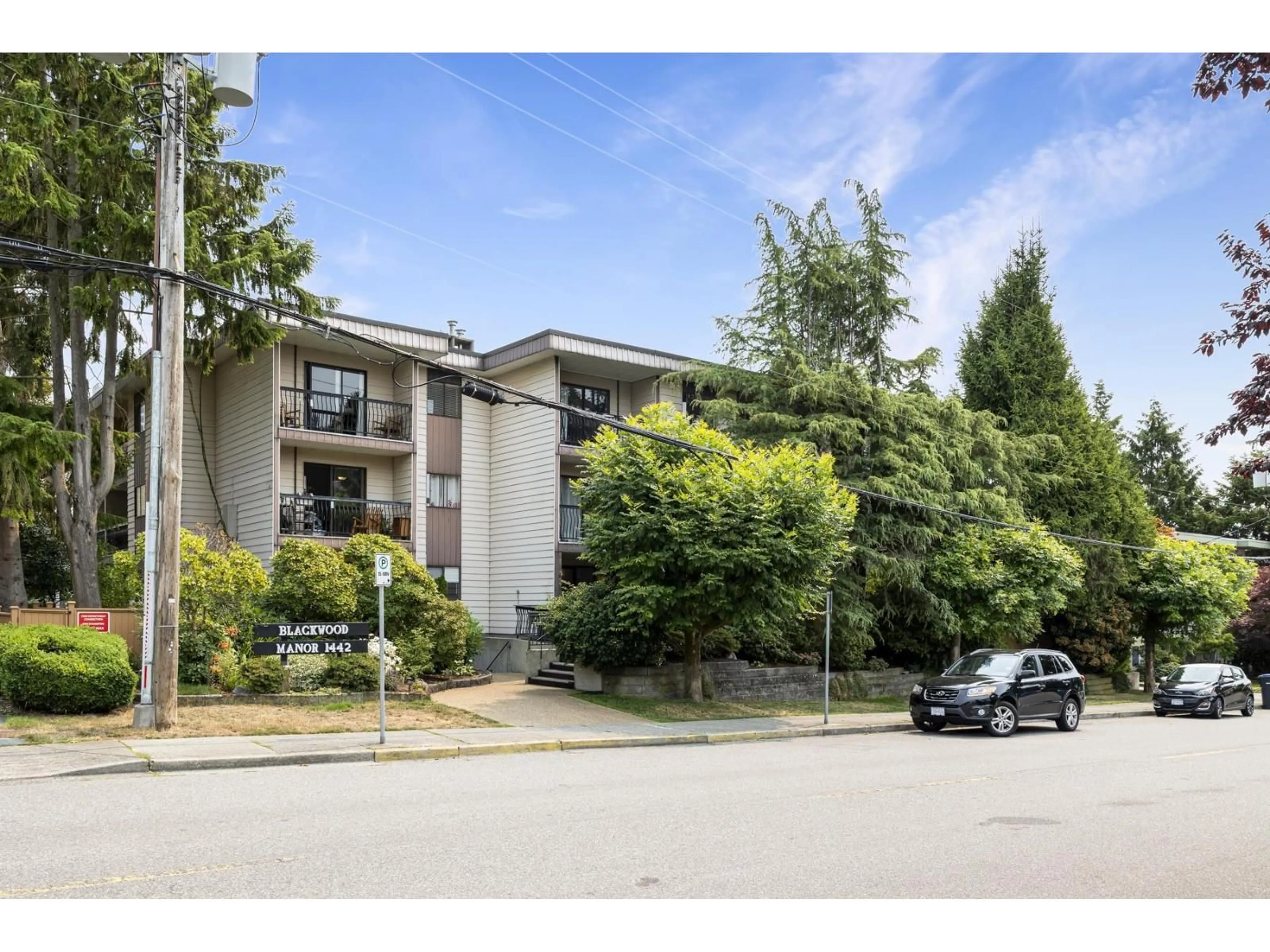 A pic from outside/outdoor area/front of a property/back of a property/a pic from drone, unknown for 306 - 1442 BLACKWOOD STREET, White Rock British Columbia V4B3V5