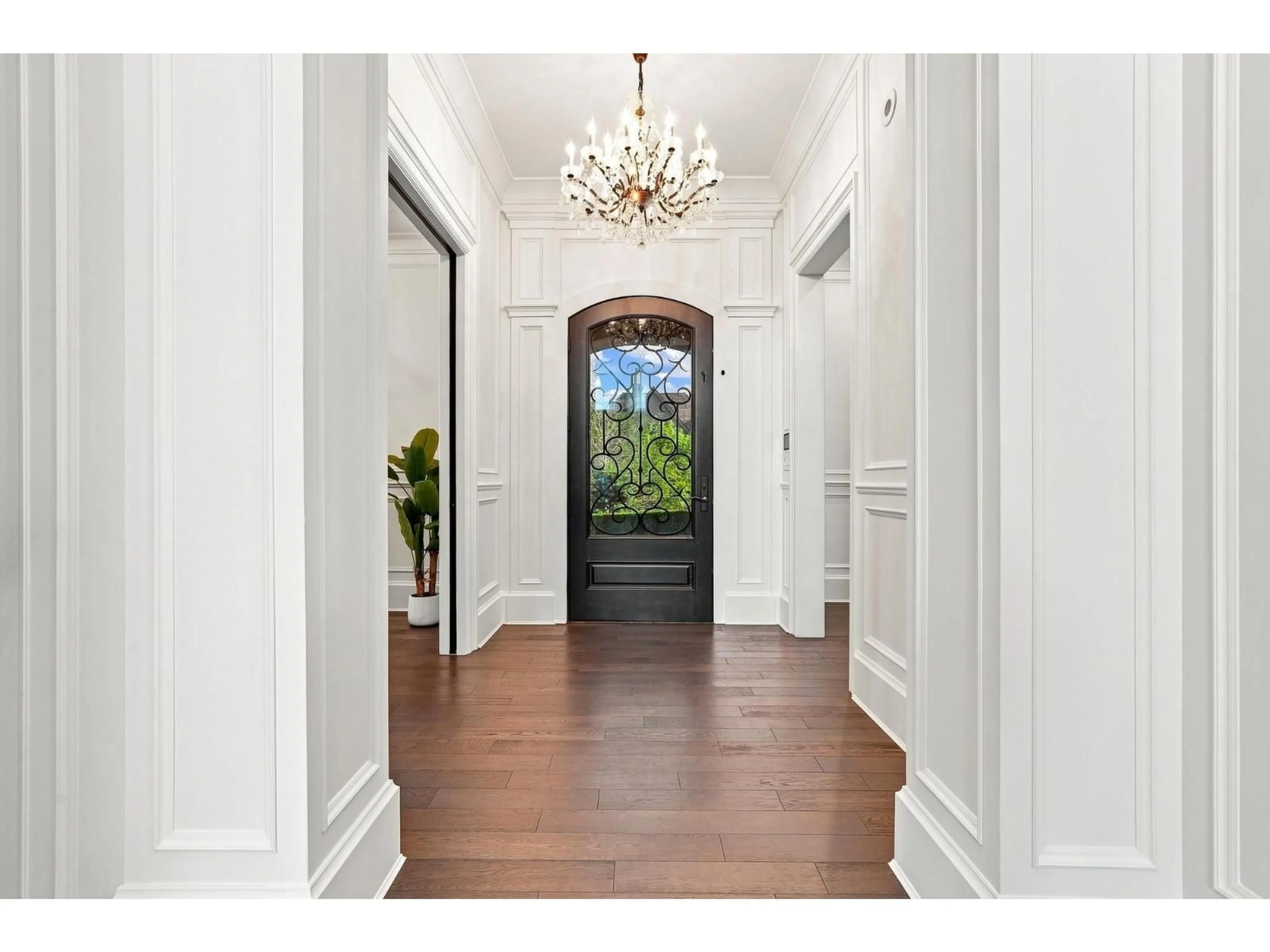 Indoor entryway for 15957 39A AVENUE, Surrey British Columbia V3Z0Y3