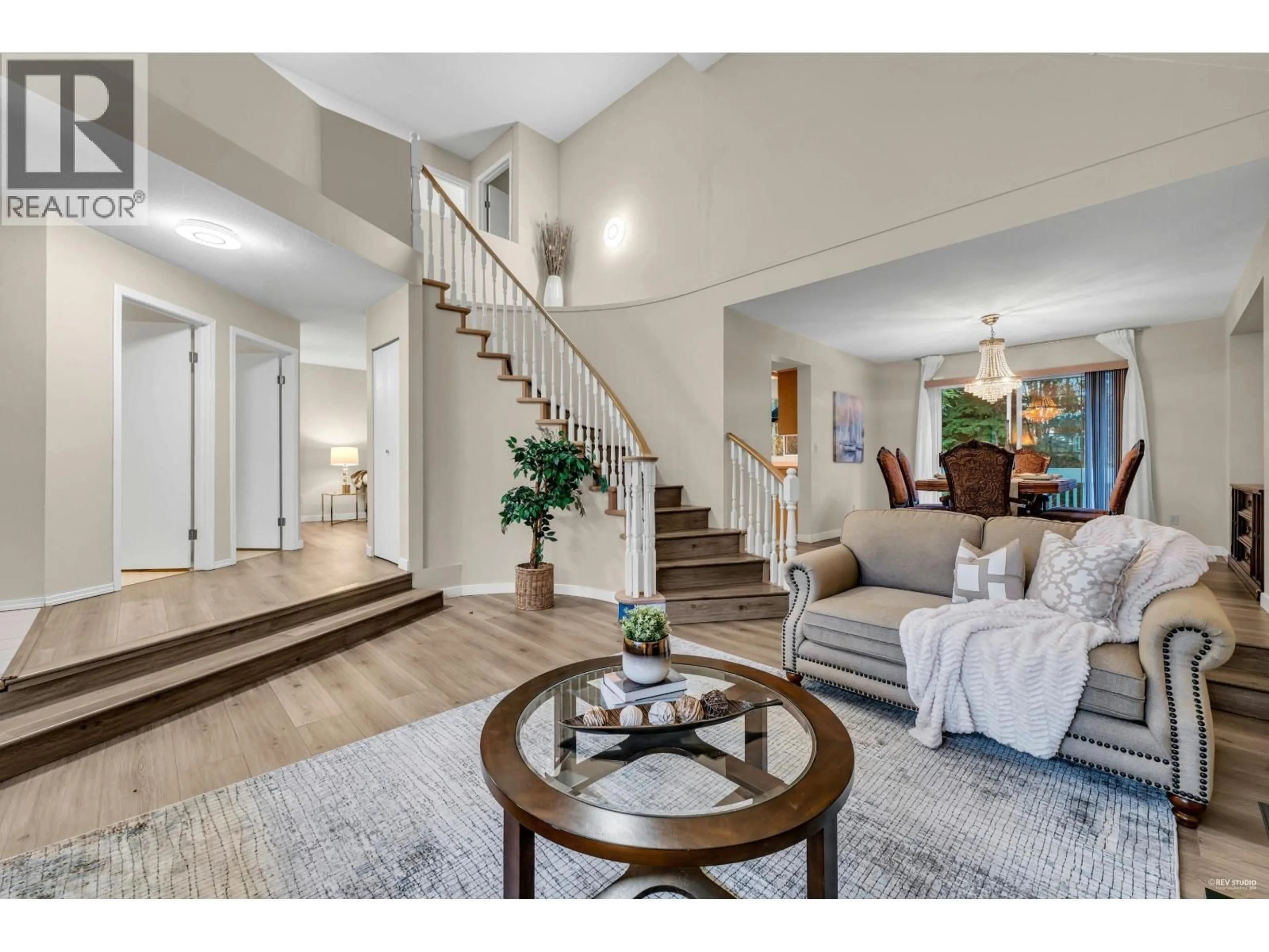 Indoor entryway for 2986 DELAHAYE DRIVE, Coquitlam British Columbia V3B6V8