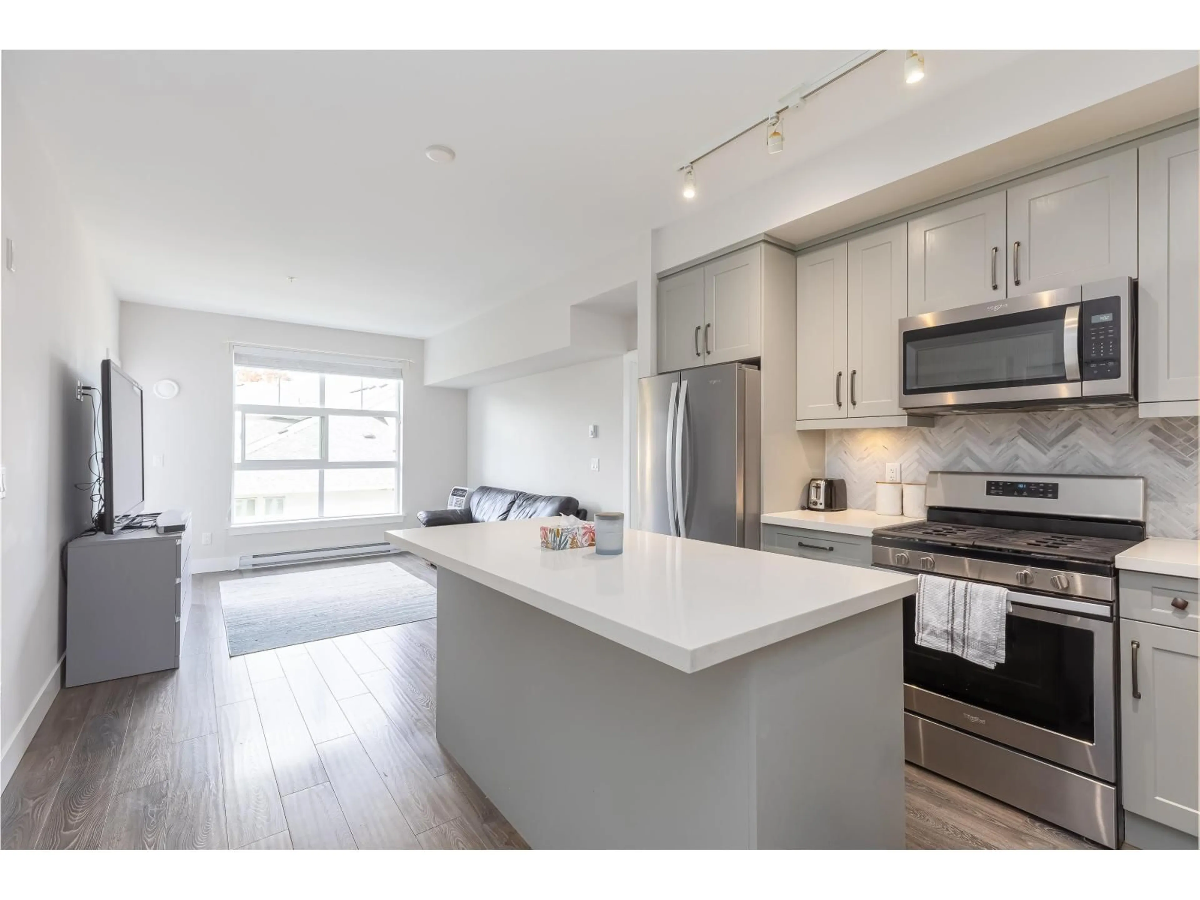 Open concept kitchen, unknown for 303 - 14605 MCDOUGALL DRIVE, Surrey British Columbia V4P0G7