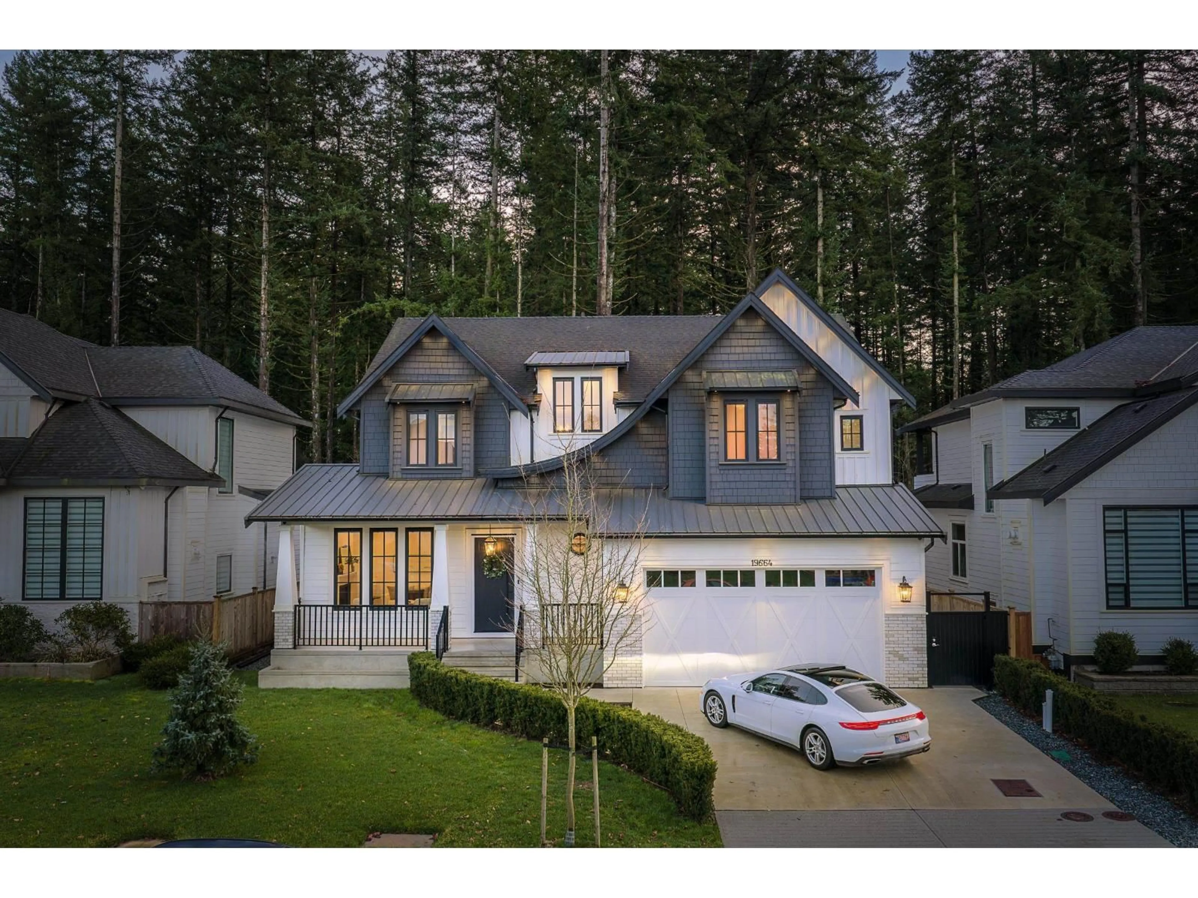 Home with vinyl exterior material, street for 19664 31A AVENUE, Langley British Columbia V2Z0B2