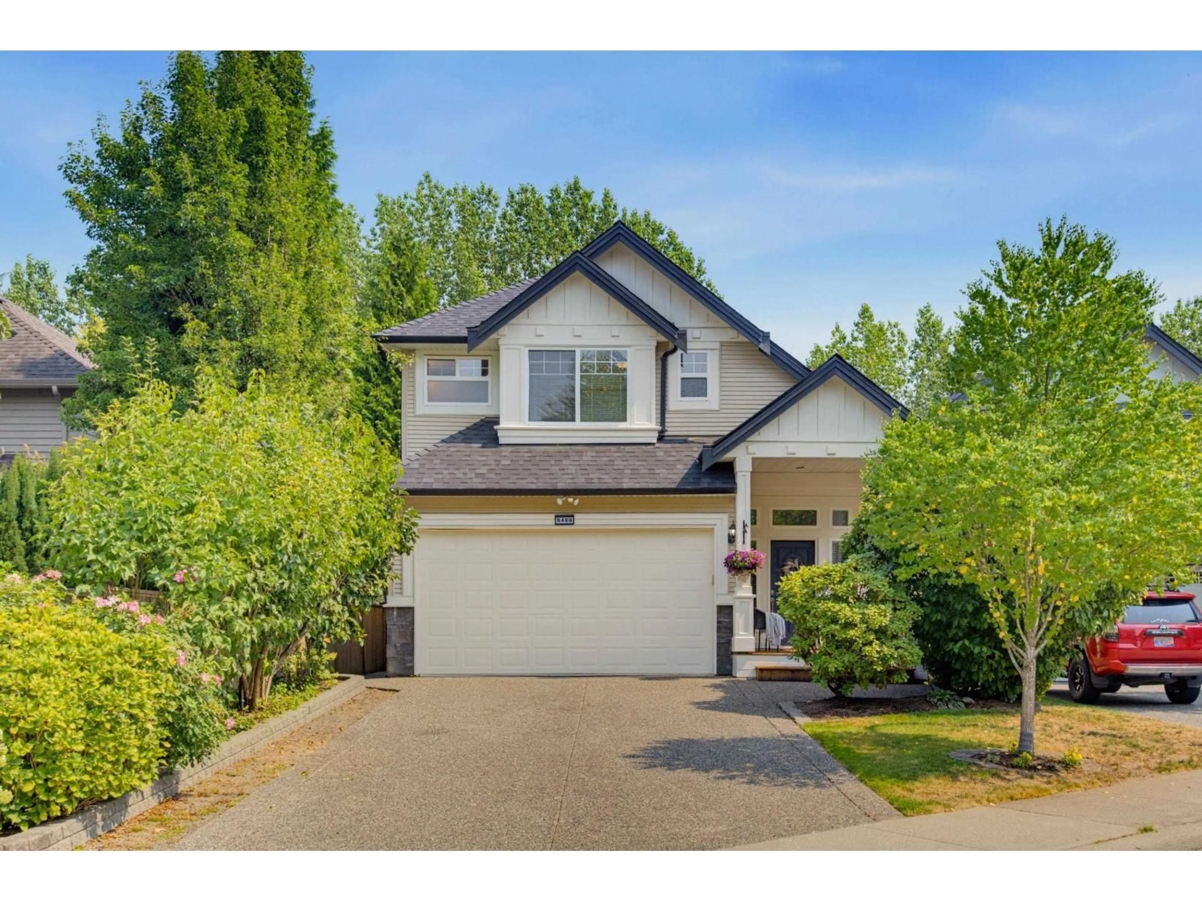 Home with vinyl exterior material, street for 9480 216B STREET, Langley British Columbia V1M4E4