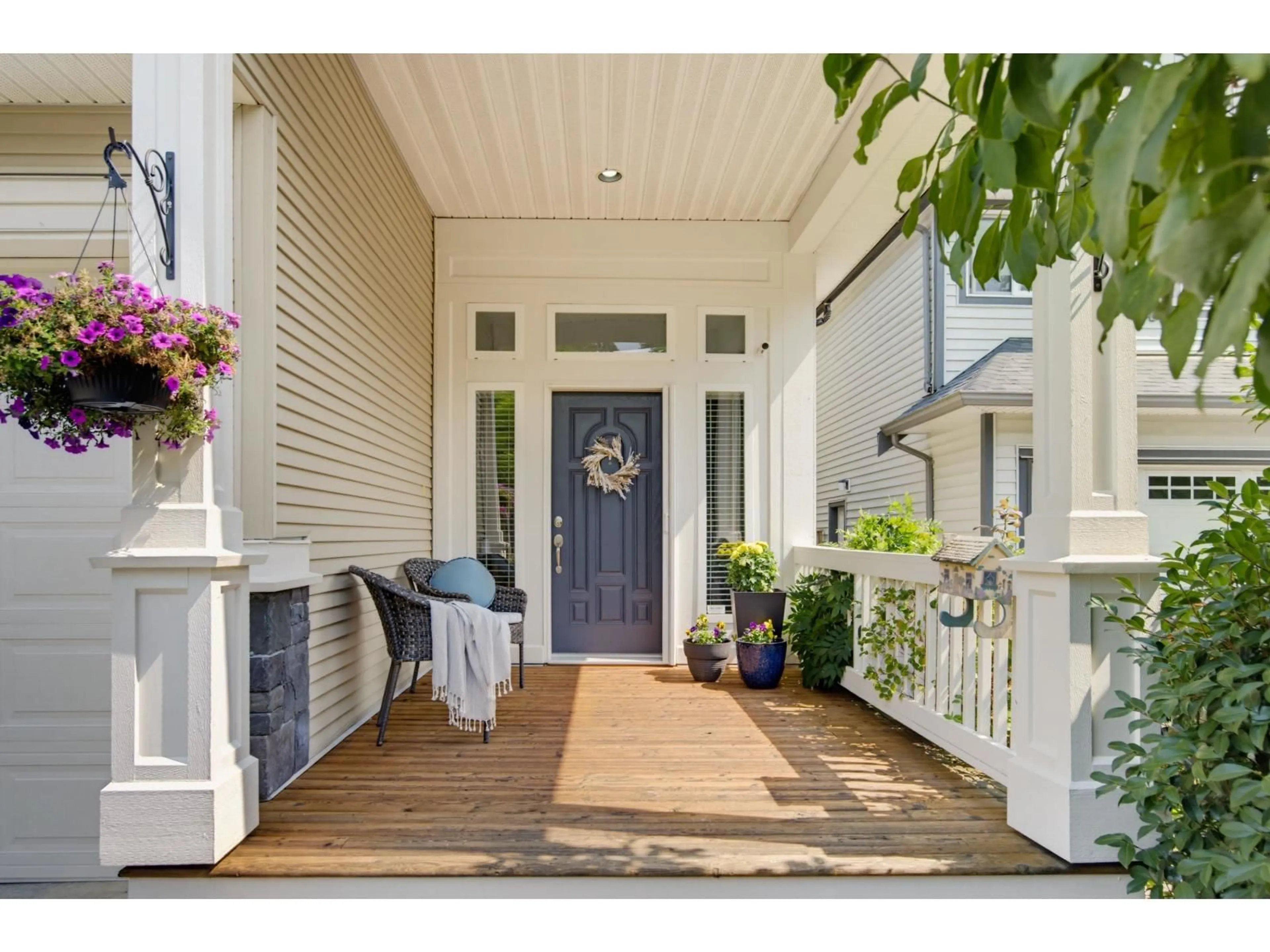 Indoor entryway for 9480 216B STREET, Langley British Columbia V1M4E4