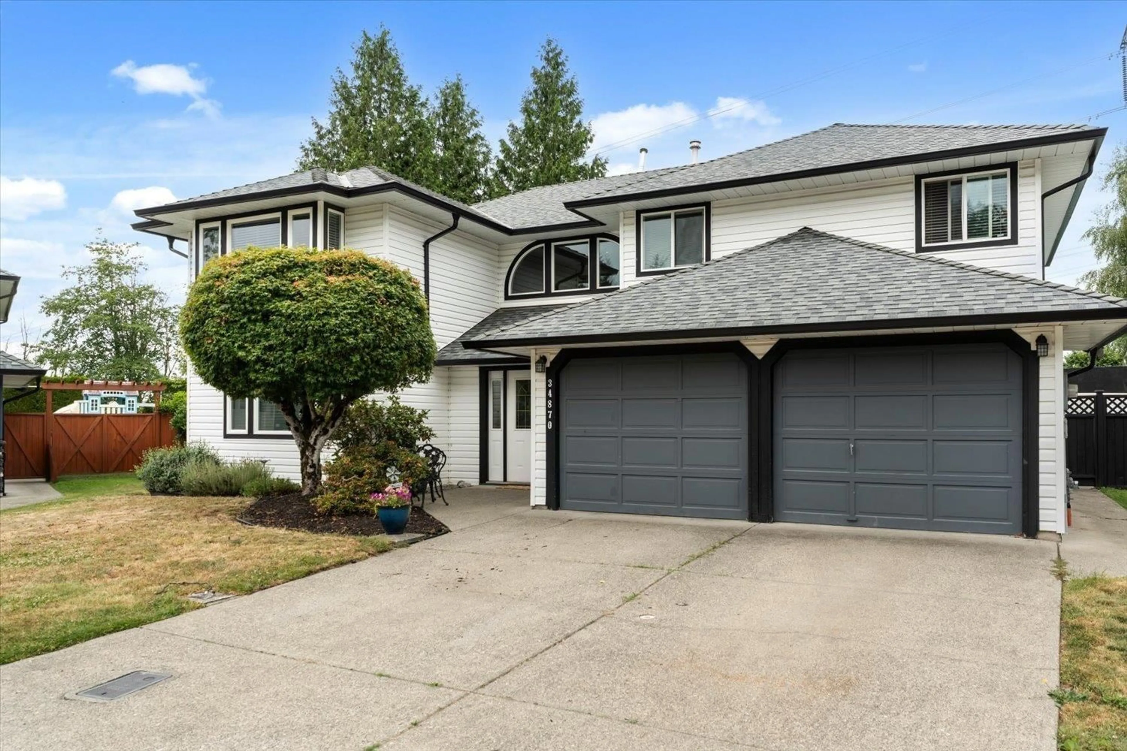 Home with vinyl exterior material, street for 34870 CASSIAR COURT, Abbotsford British Columbia V2S7G9