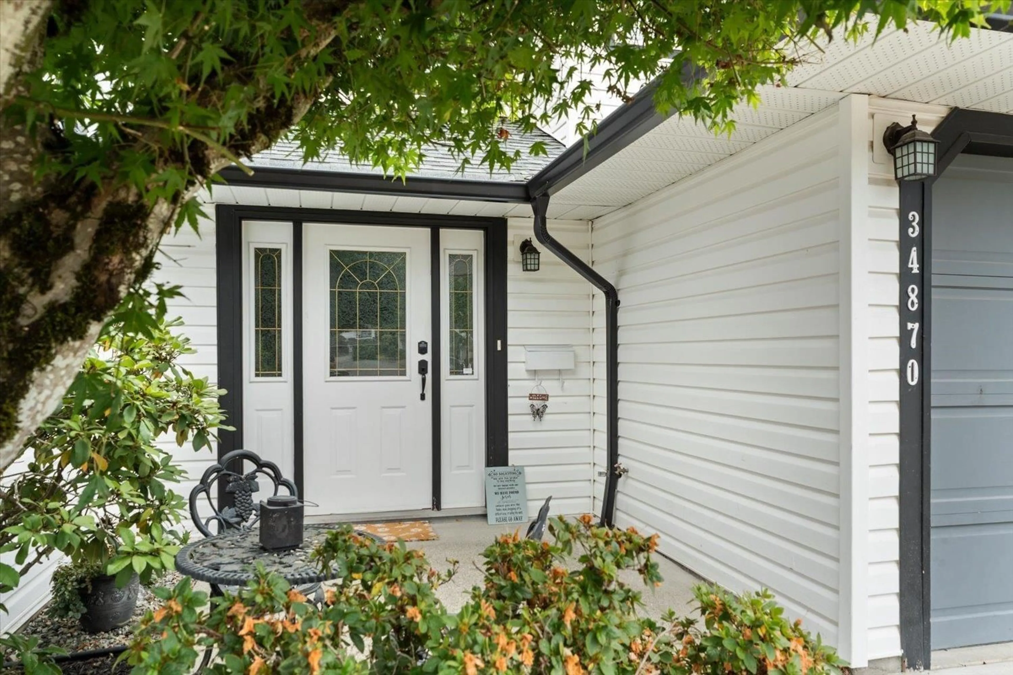 Indoor entryway for 34870 CASSIAR COURT, Abbotsford British Columbia V2S7G9