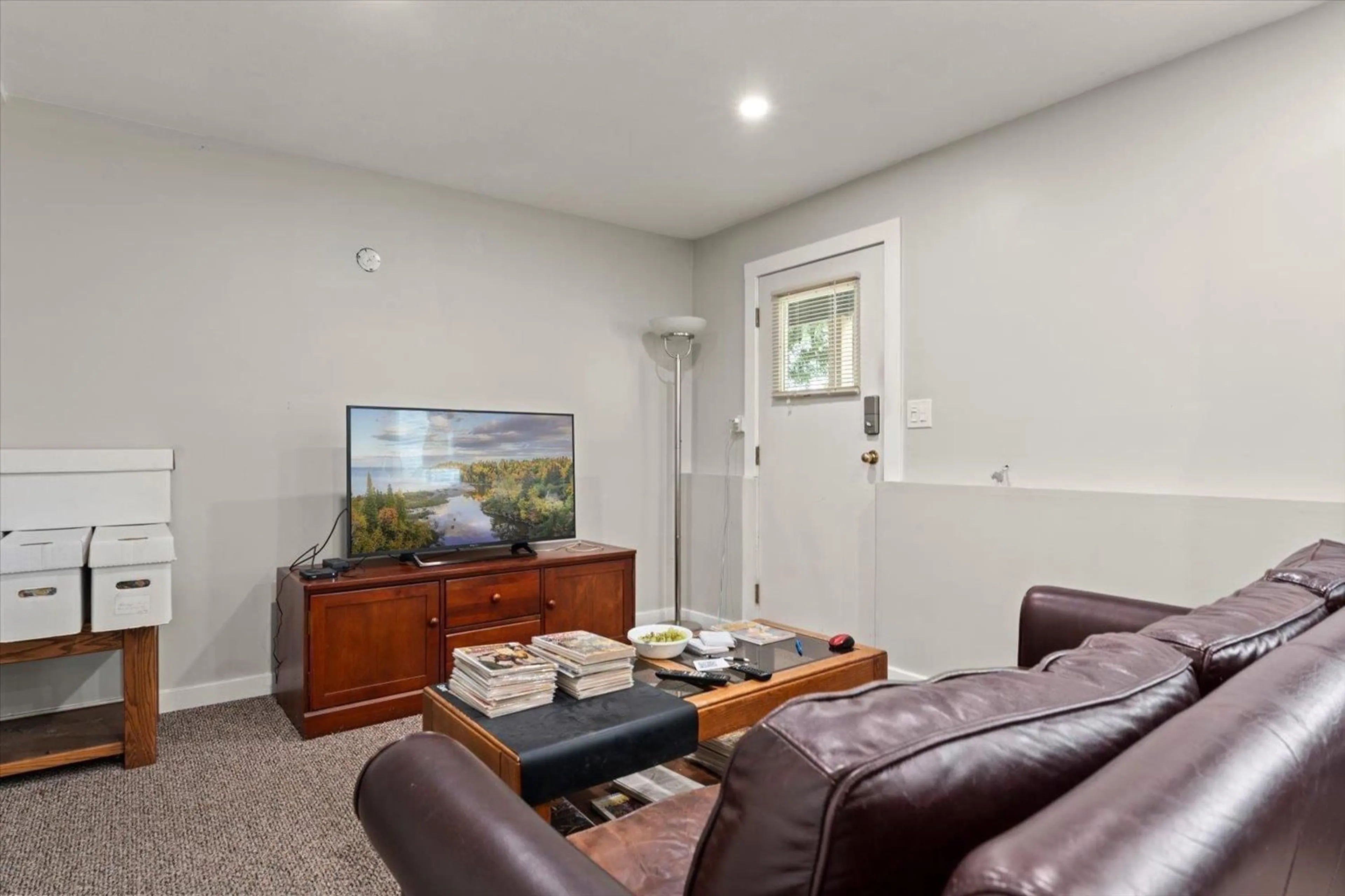 Living room with furniture, unknown for 34870 CASSIAR COURT, Abbotsford British Columbia V2S7G9
