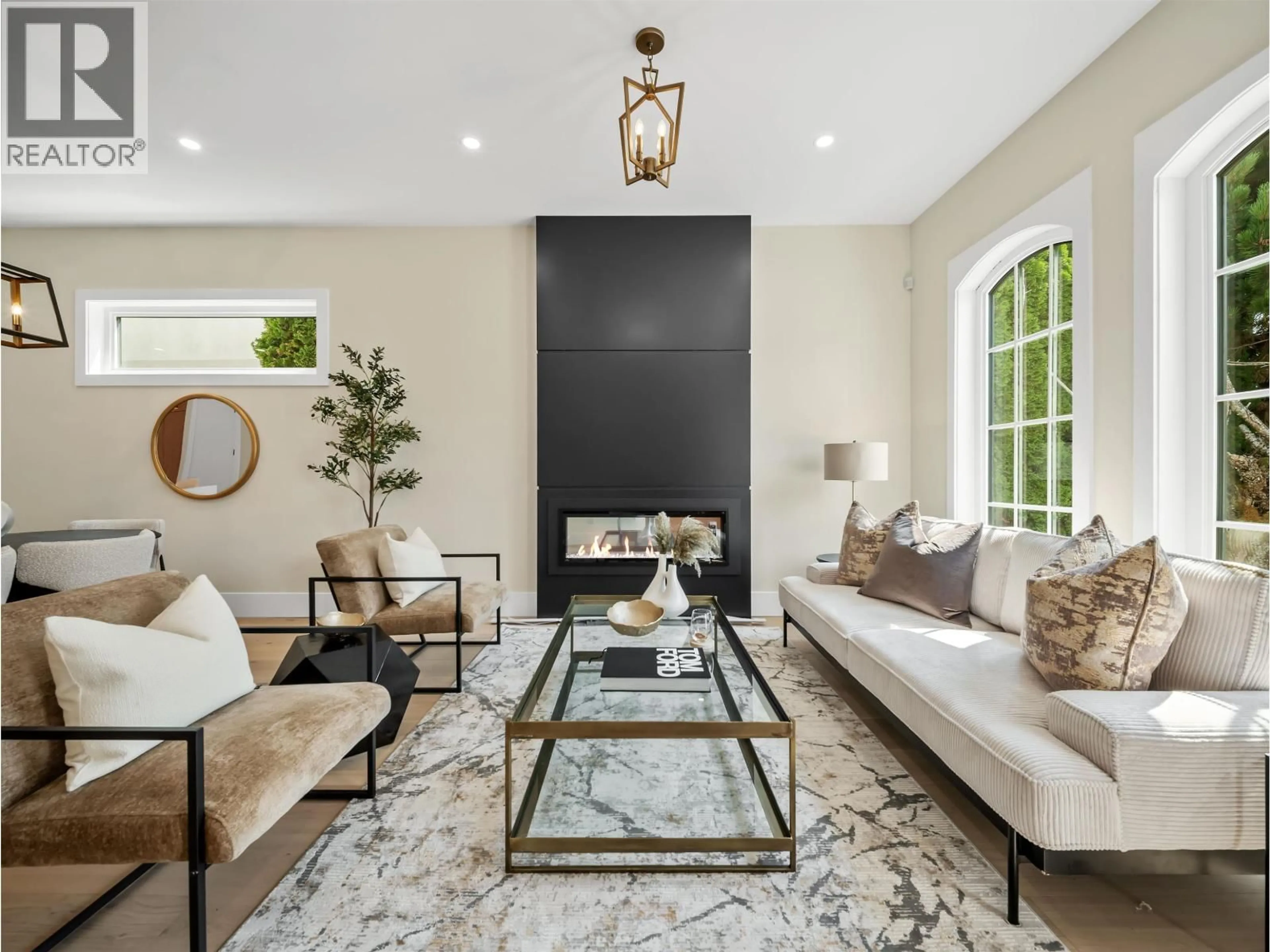 Living room with furniture, unknown for 2 - 3737 FOREST STREET, Burnaby British Columbia V5G1W5
