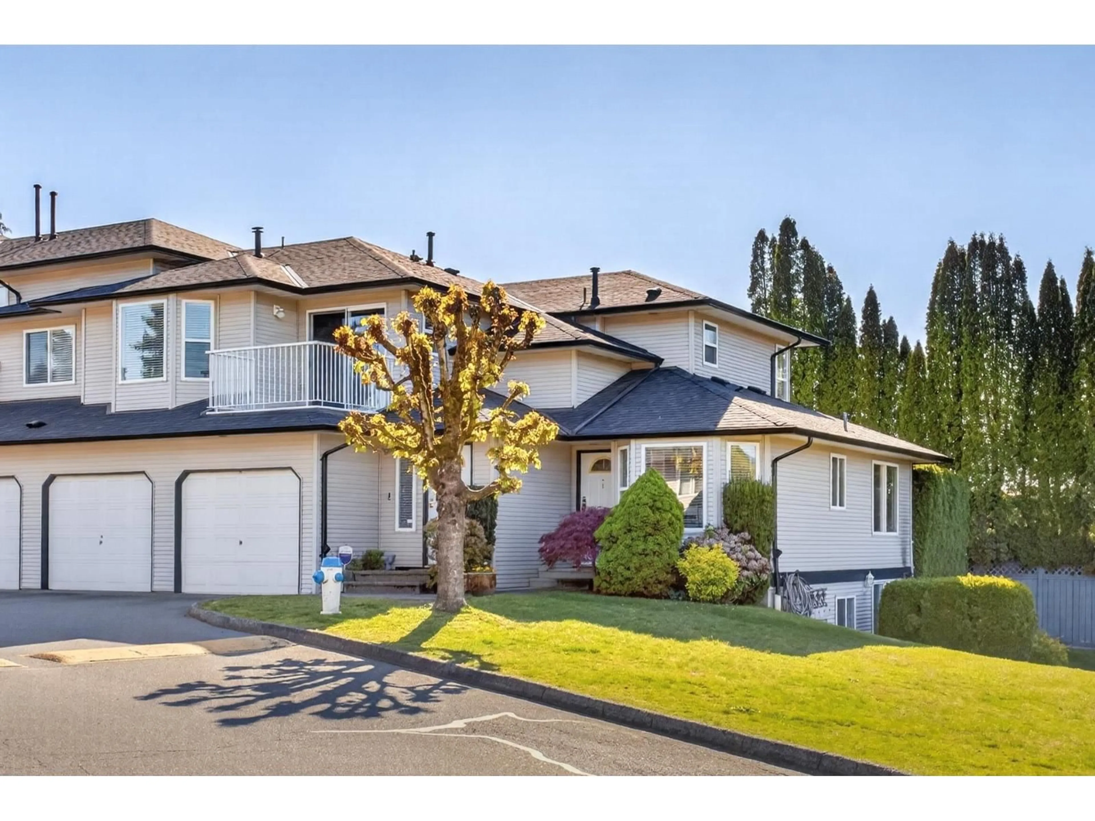 Home with vinyl exterior material, street for 1 - 34332 MACLURE ROAD, Abbotsford British Columbia V2S7S8